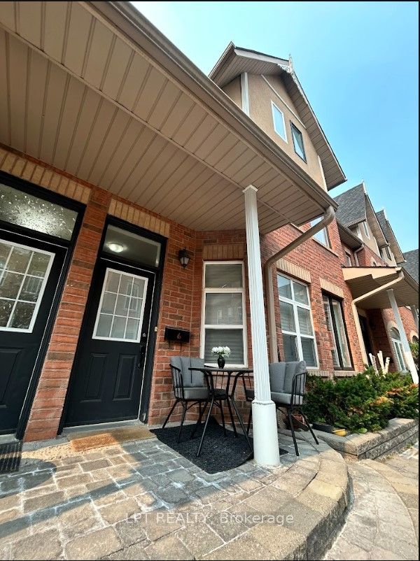 125 Hall Street 6, Richmond Hill, ON L4C 4N9