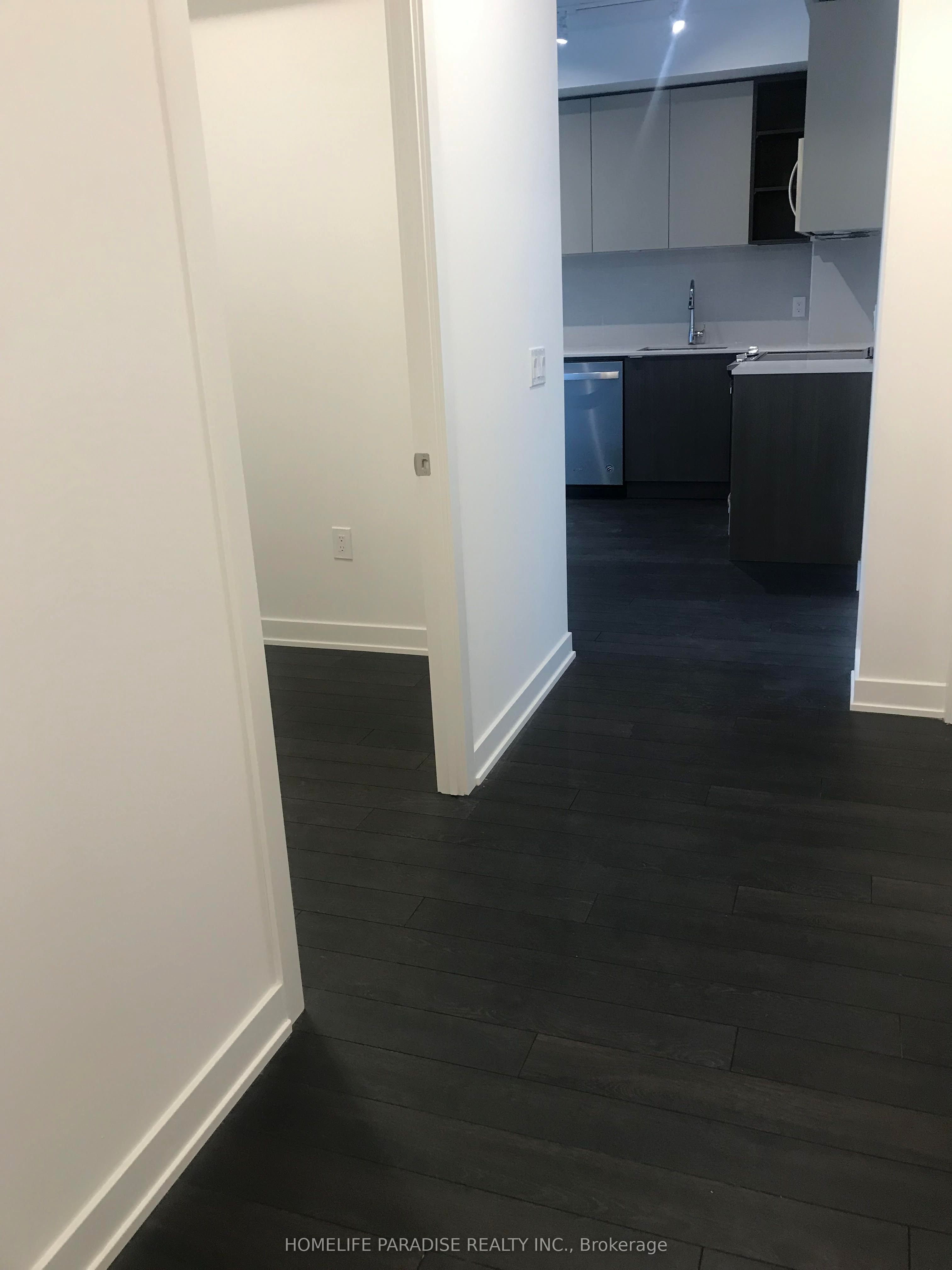 100 Eagle Rock Way 319, Vaughan, ON L6A 5B9 photo 3