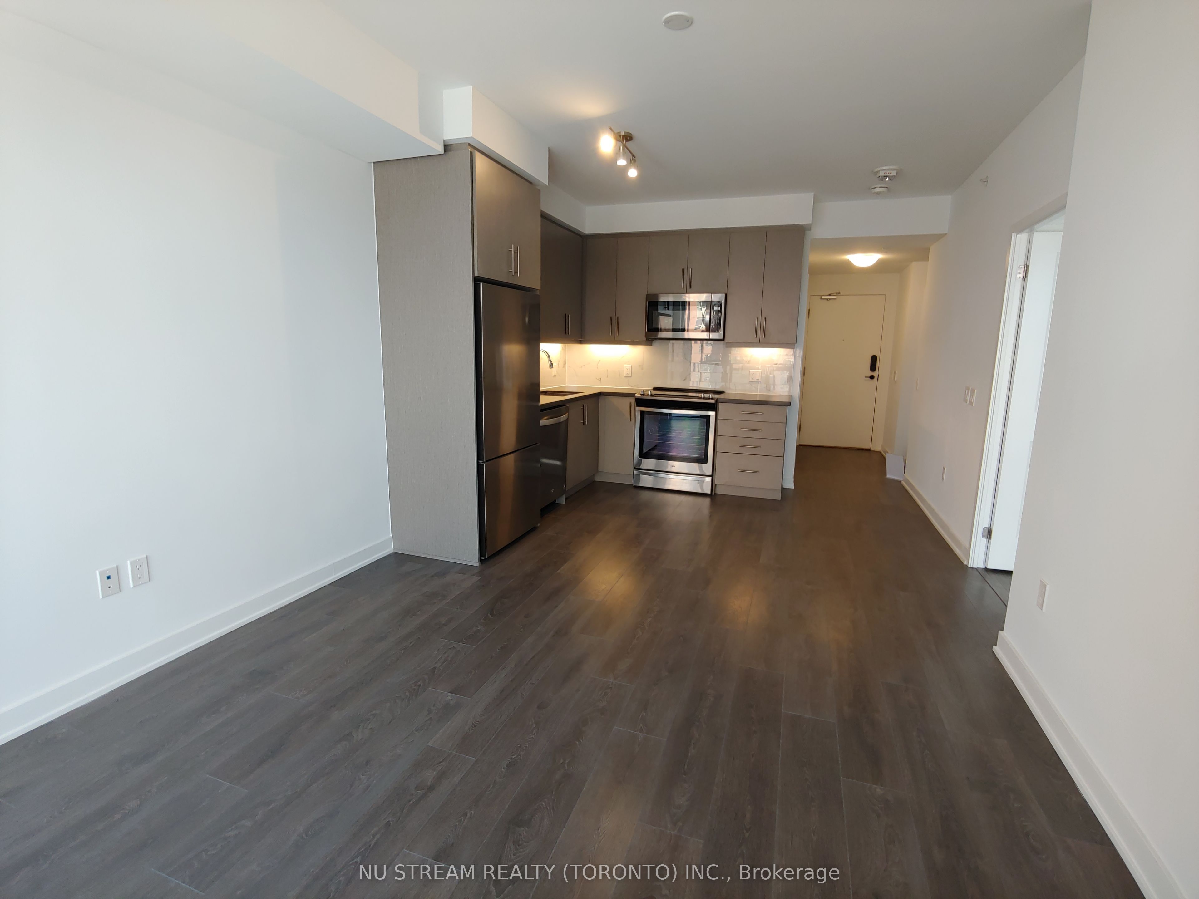 85 Oneida Crescent 706, Richmond Hill, ON L4B 0A6 photo 5