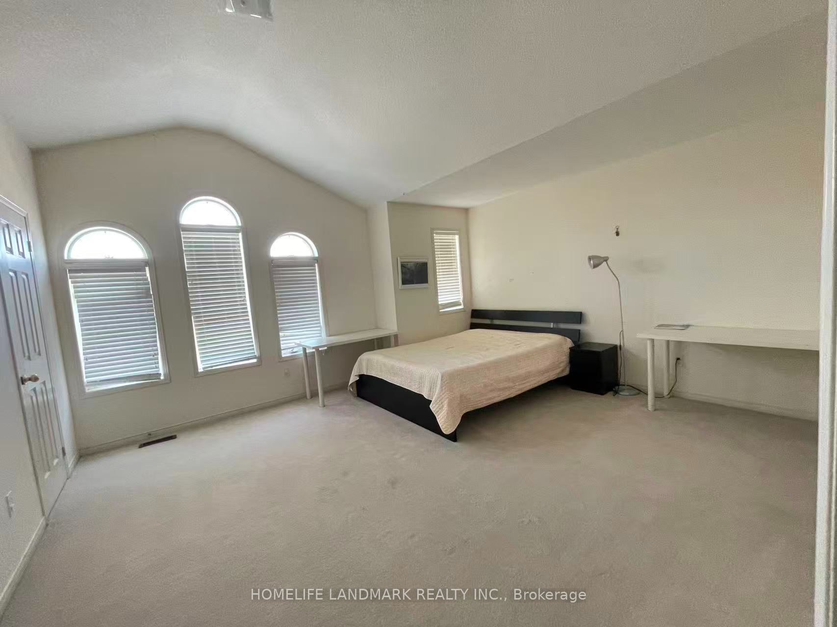 22 Maffey Crescent Rooms, Richmond Hill, ON L4S 0A7 photo 2