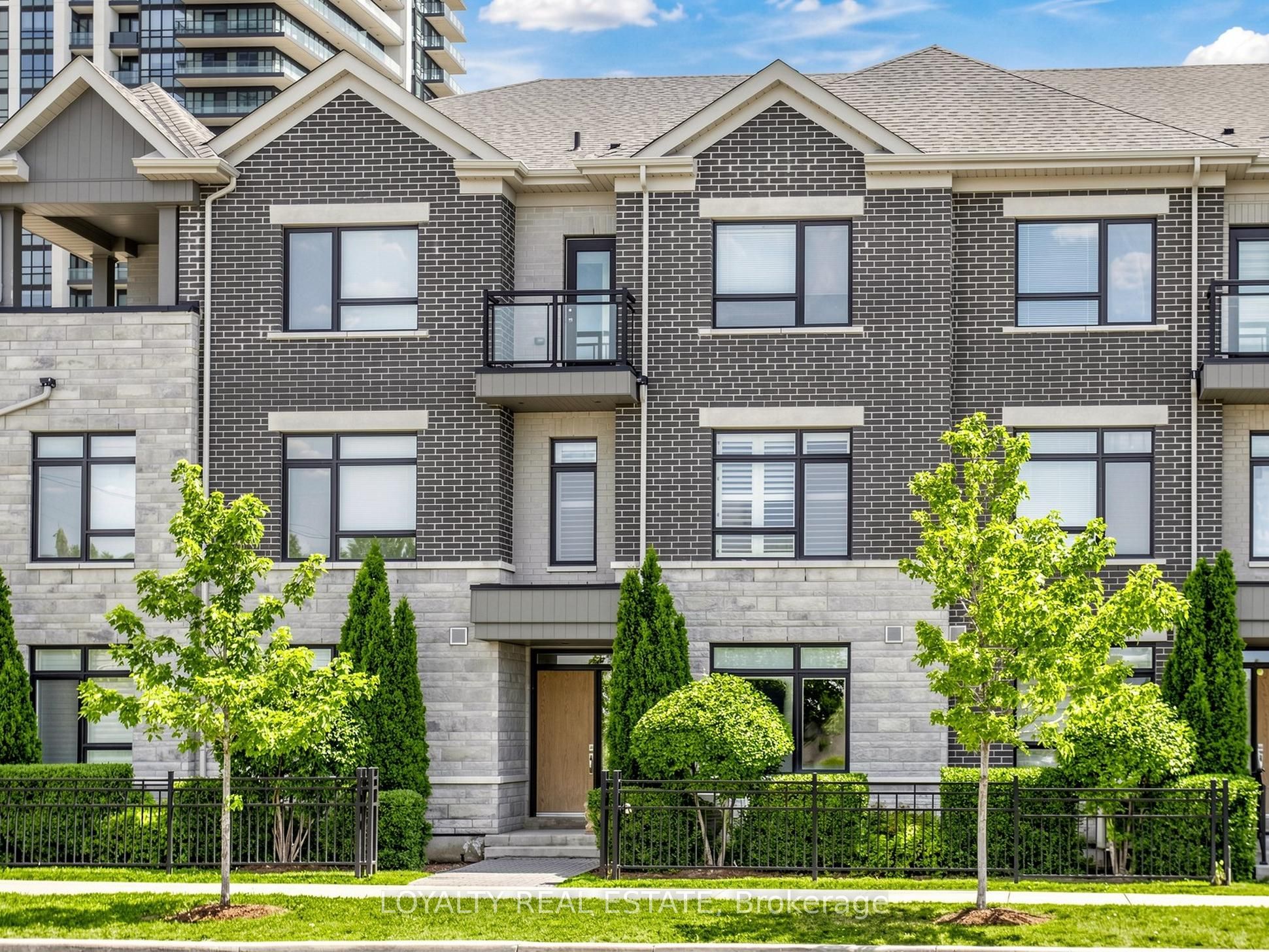 52 South Park Road, Markham, ON L3T 0G6