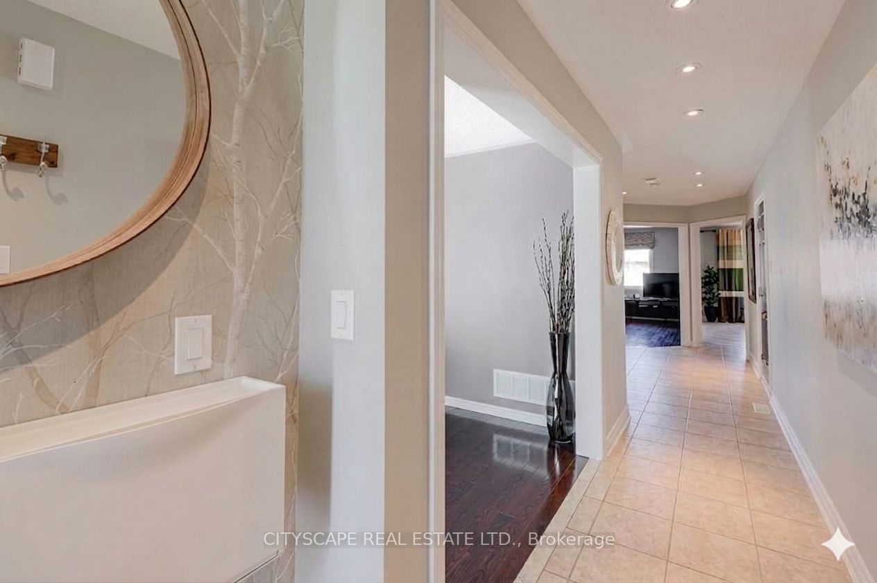 369 Kwapis Boulevard, Newmarket, ON L3X 3H1 photo 4