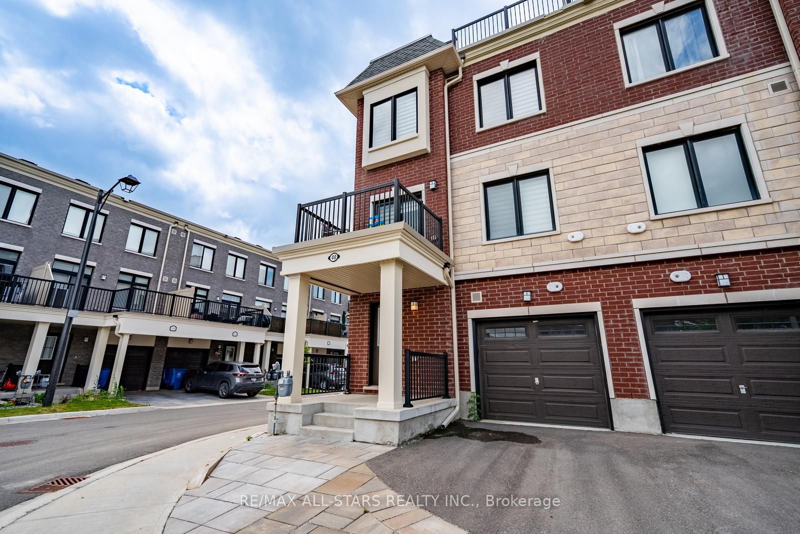 40 Covington Crescent, Whitchurch-Stouffville, ON L4A 4W8 photo 3