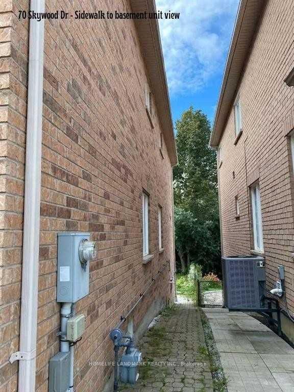 70 Skywood Drive Bsmt, Richmond Hill, ON L4E 4L1 photo 2