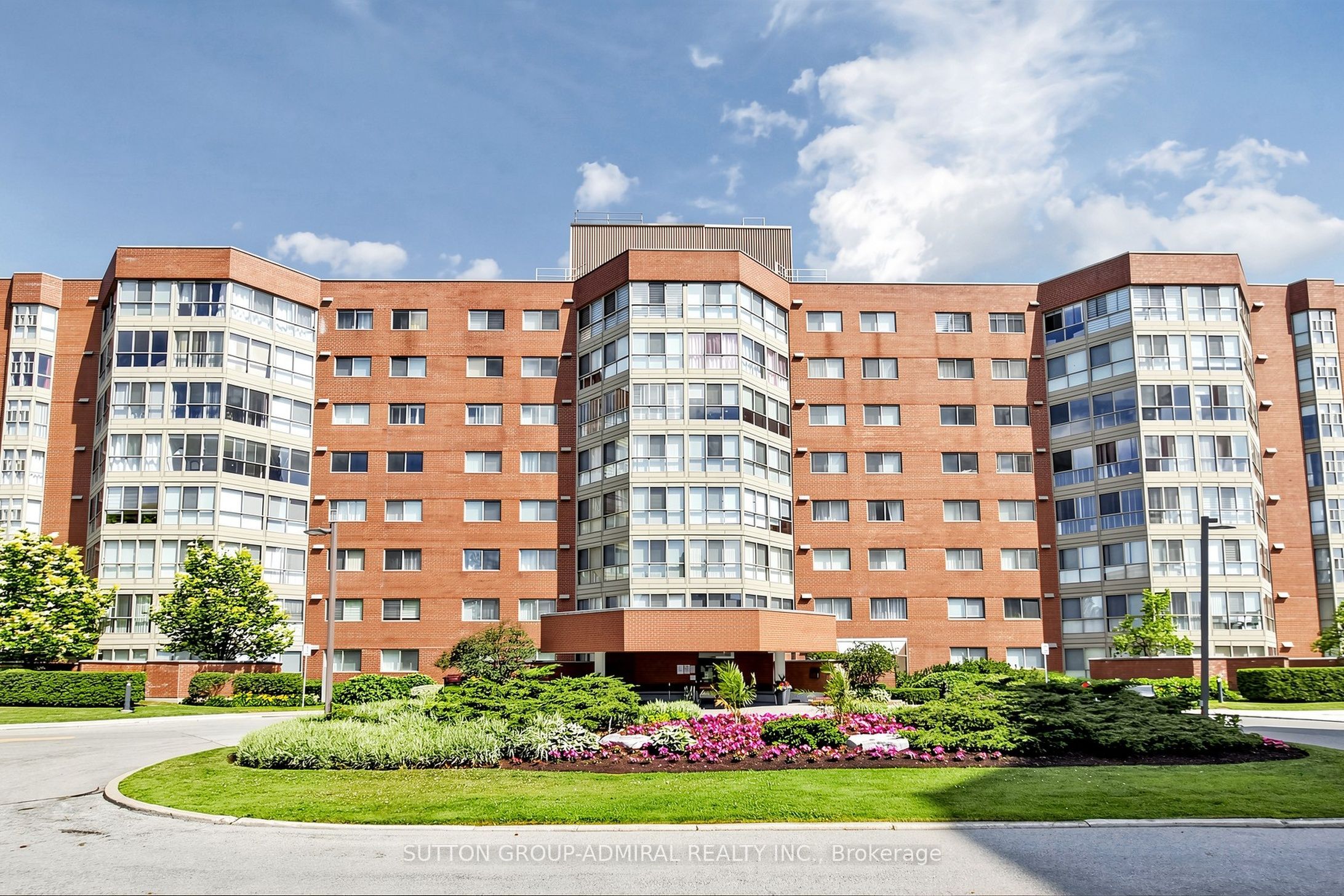 5 Weldrick Road W 208, Richmond Hill, ON L4C 8S9 photo 4