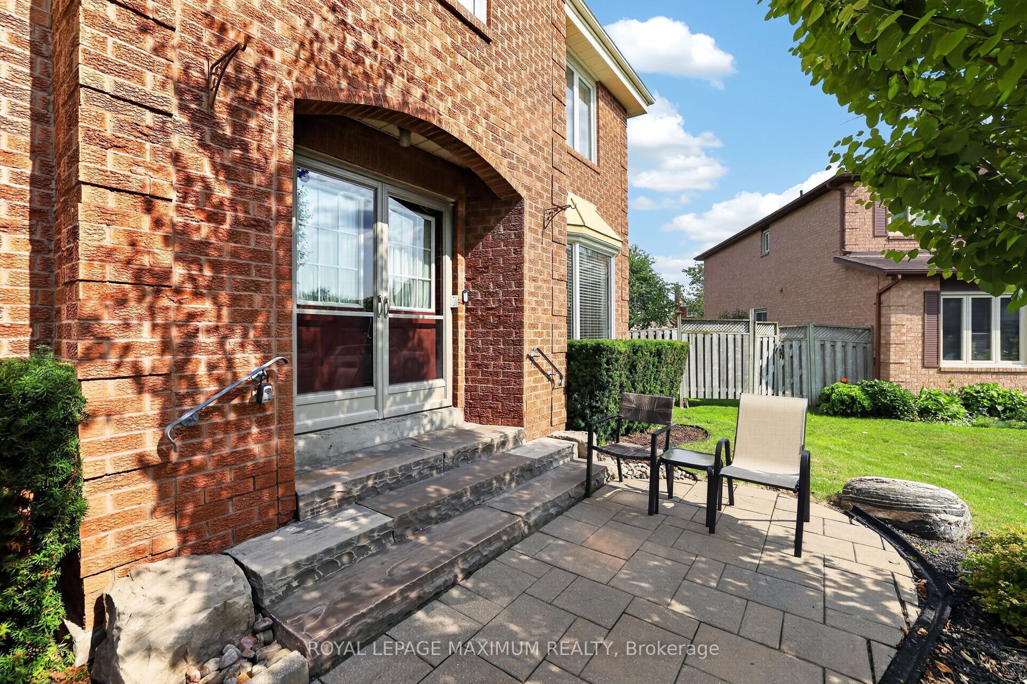 33 Whitburn Crescent, Vaughan, ON L6A 1M7 photo 3