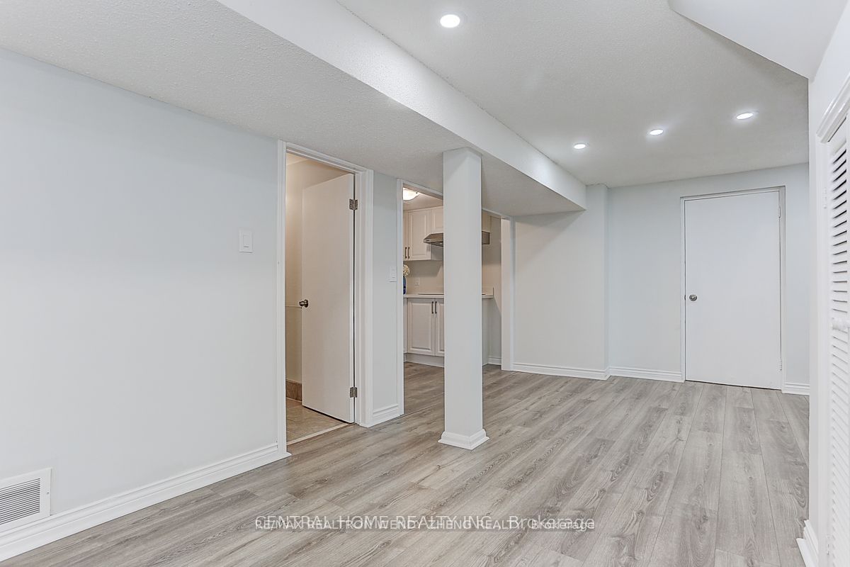12 WOOLEN MILL Road Bsmt, Markham, ON L3P 6X4 photo 4