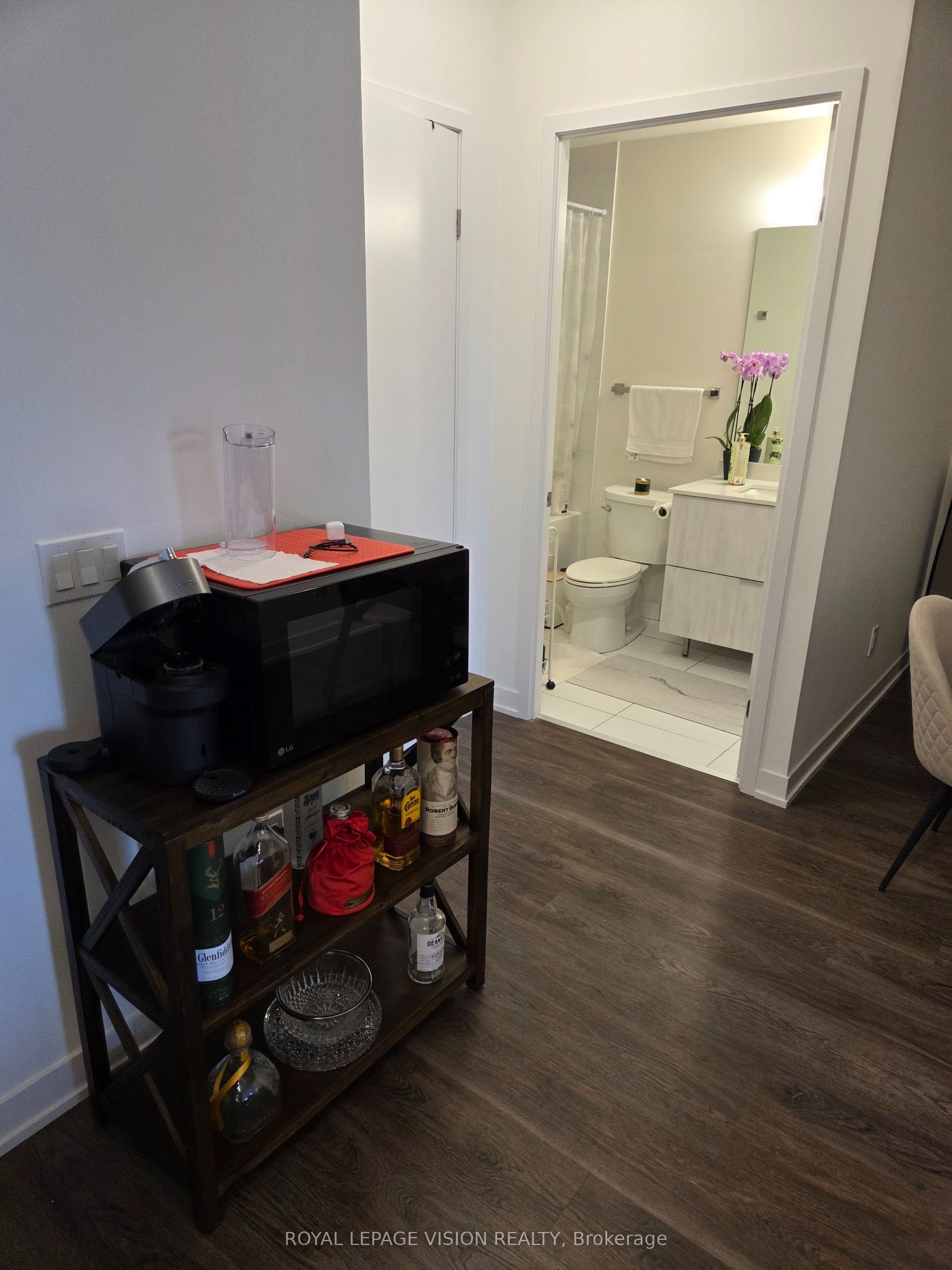 6 David Eyer Road 217, Richmond Hill, ON L4S 0N5 photo 5