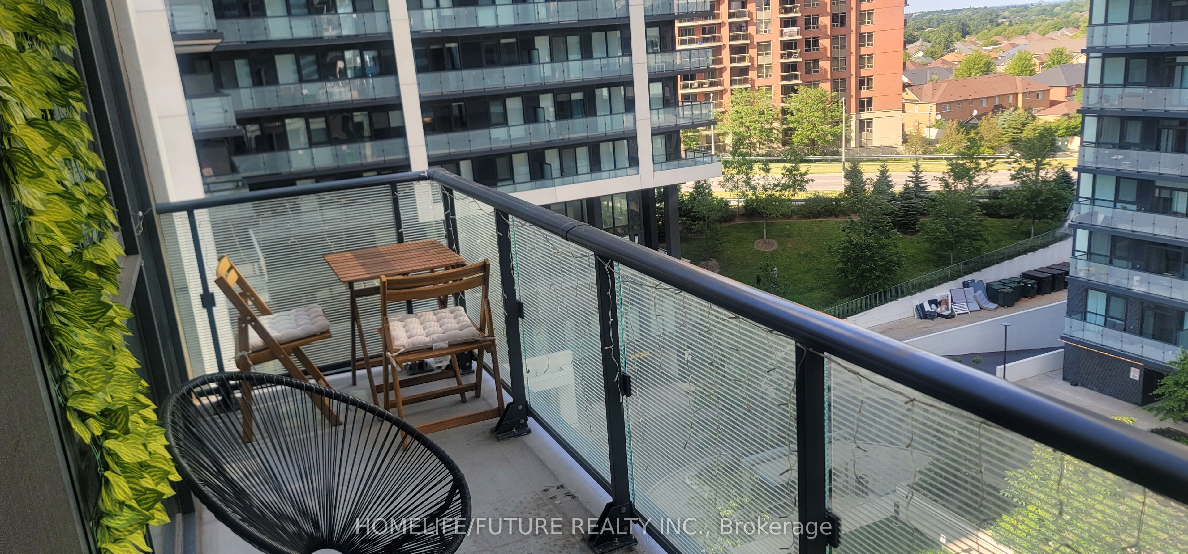 95 Oneida Crescent 704, Richmond Hill, ON L4B 0H5