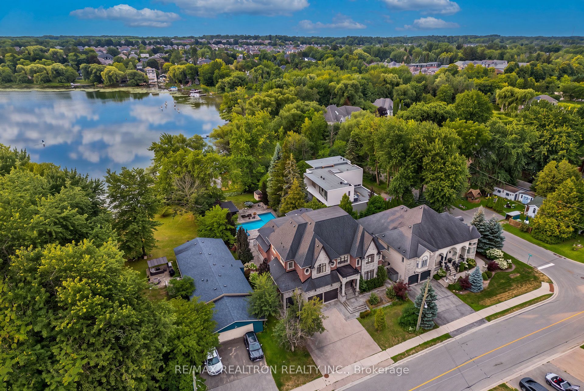173 Lakeland Crescent, Richmond Hill, ON L4E 3A4 photo 2