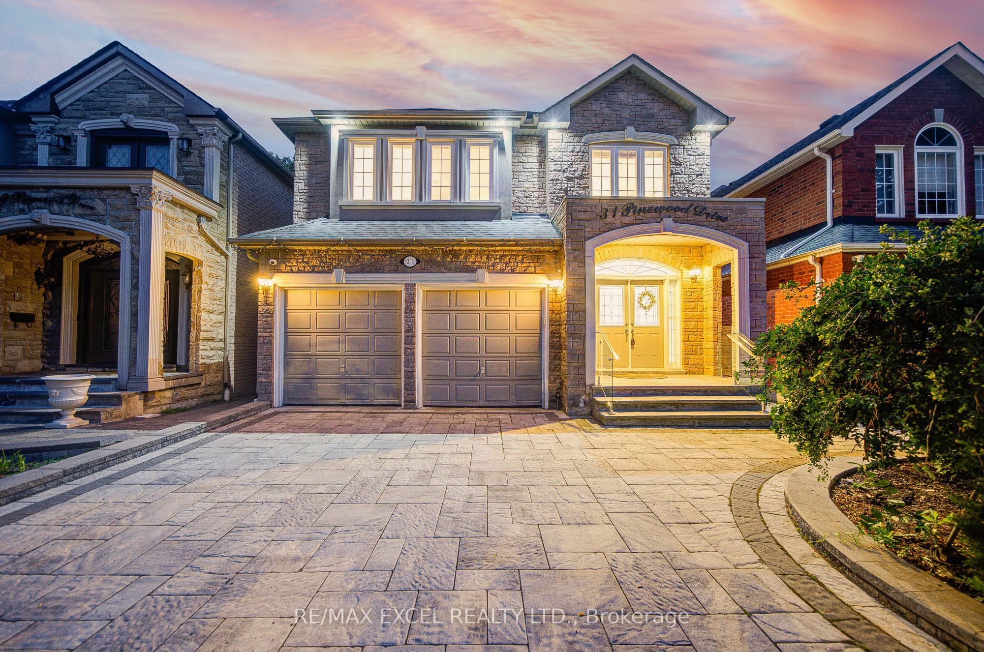 31 Pinewood Drive, Vaughan, ON L4J 5P4