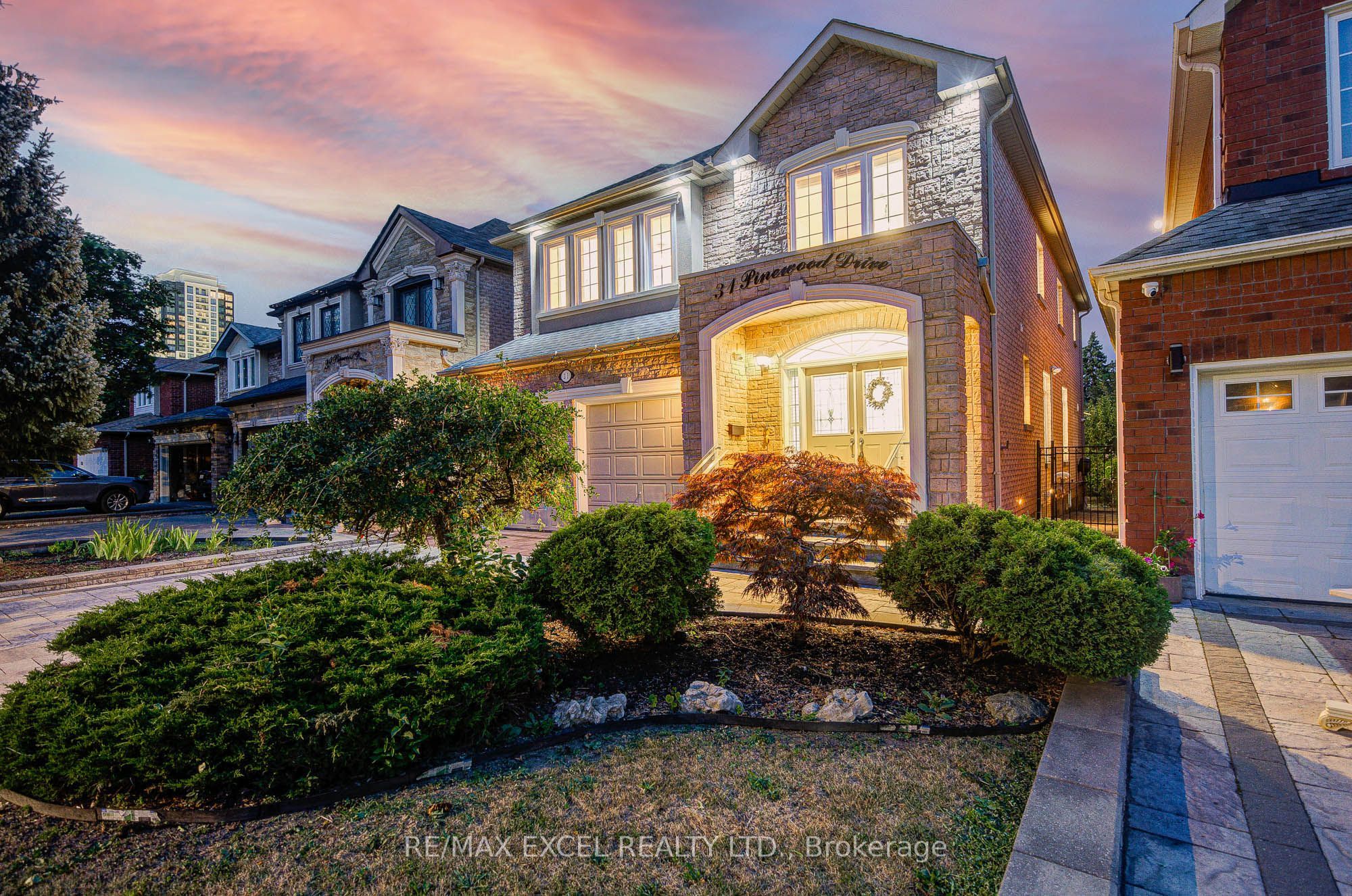 31 Pinewood Drive, Vaughan, ON L4J 5P4 photo 3