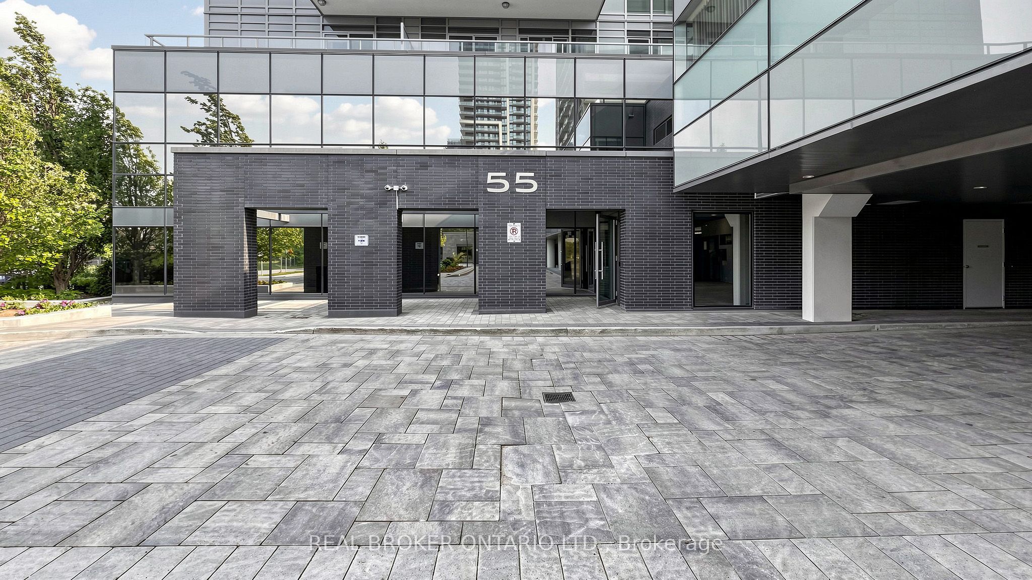 55 Oneida Crescent 801, Richmond Hill, ON L4B 0E8 photo 4
