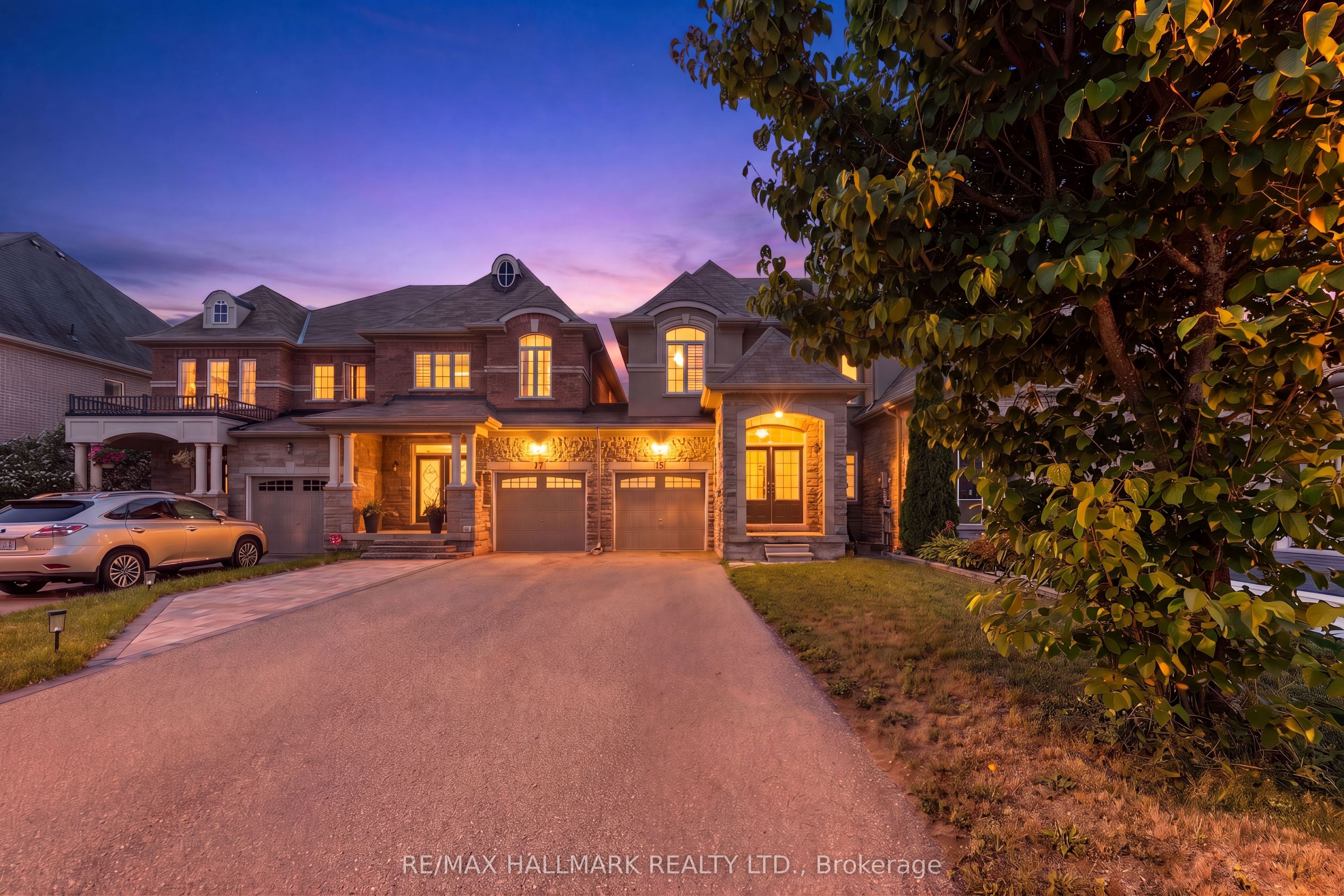 15 Gamble Glen Crescent, Richmond Hill, ON L4S 2T3 photo 2