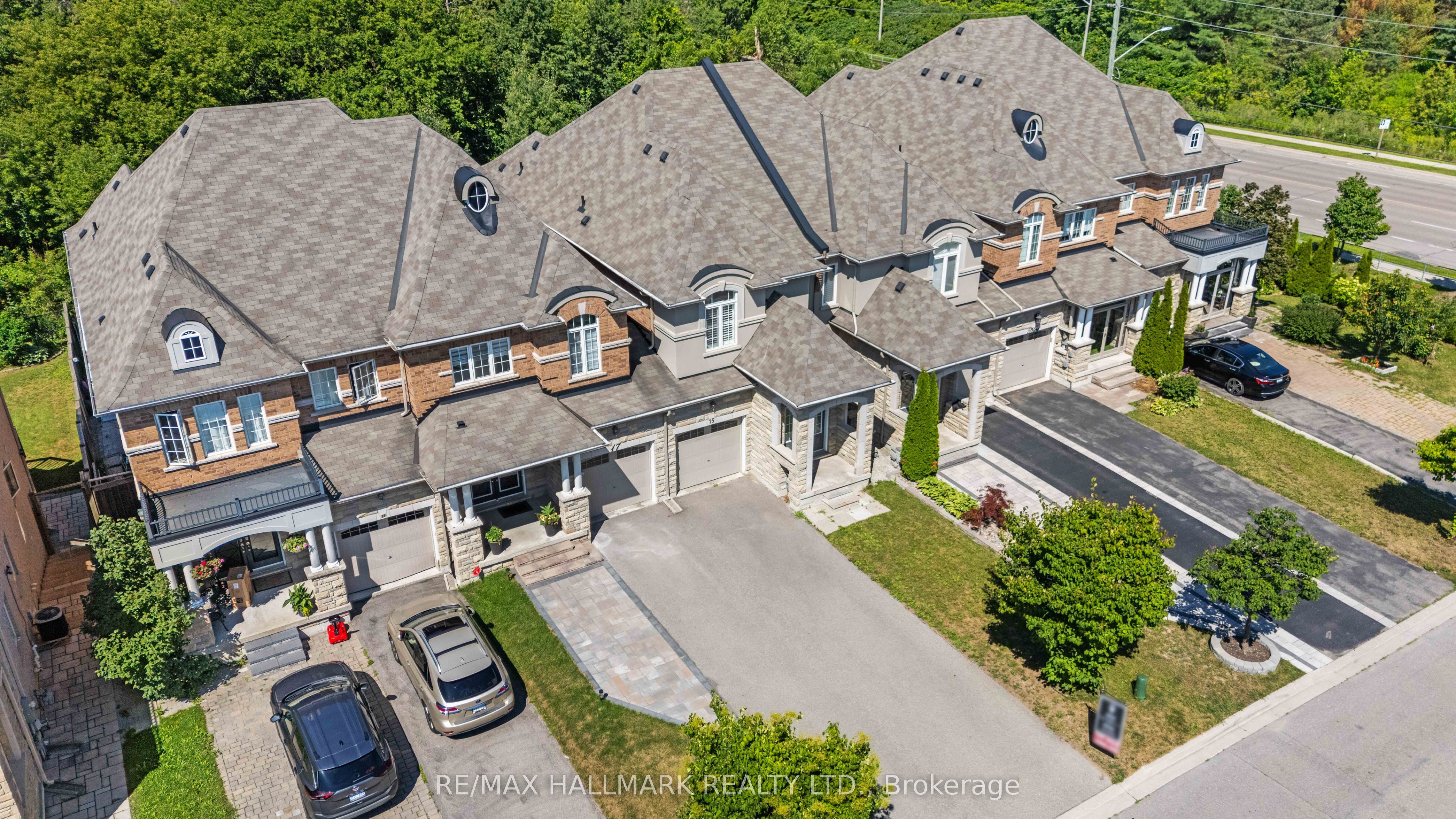 15 Gamble Glen Crescent, Richmond Hill, ON L4S 2T3 photo 3