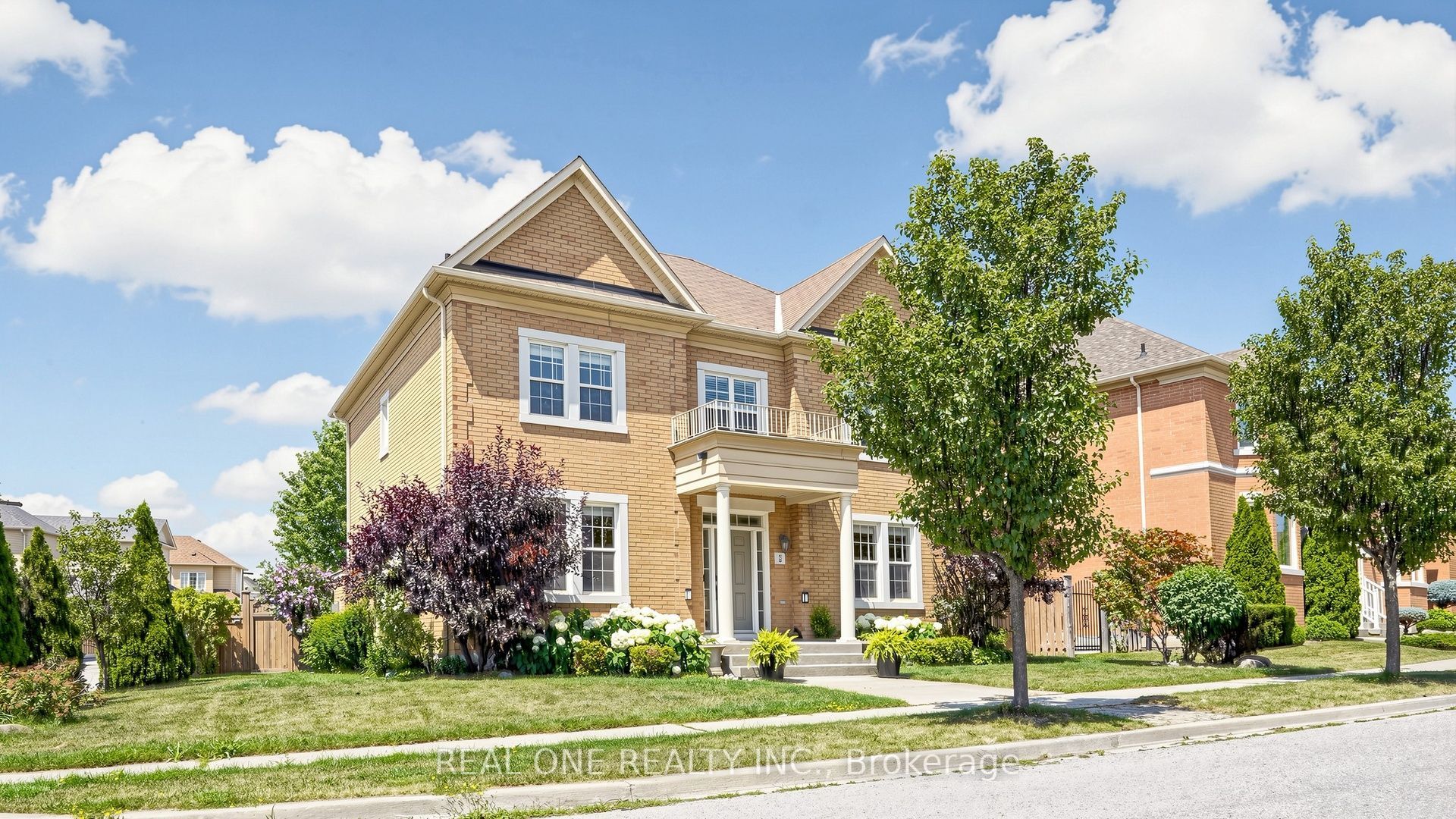8 Lebarr Road, Markham, ON L6C 0J3 photo 2