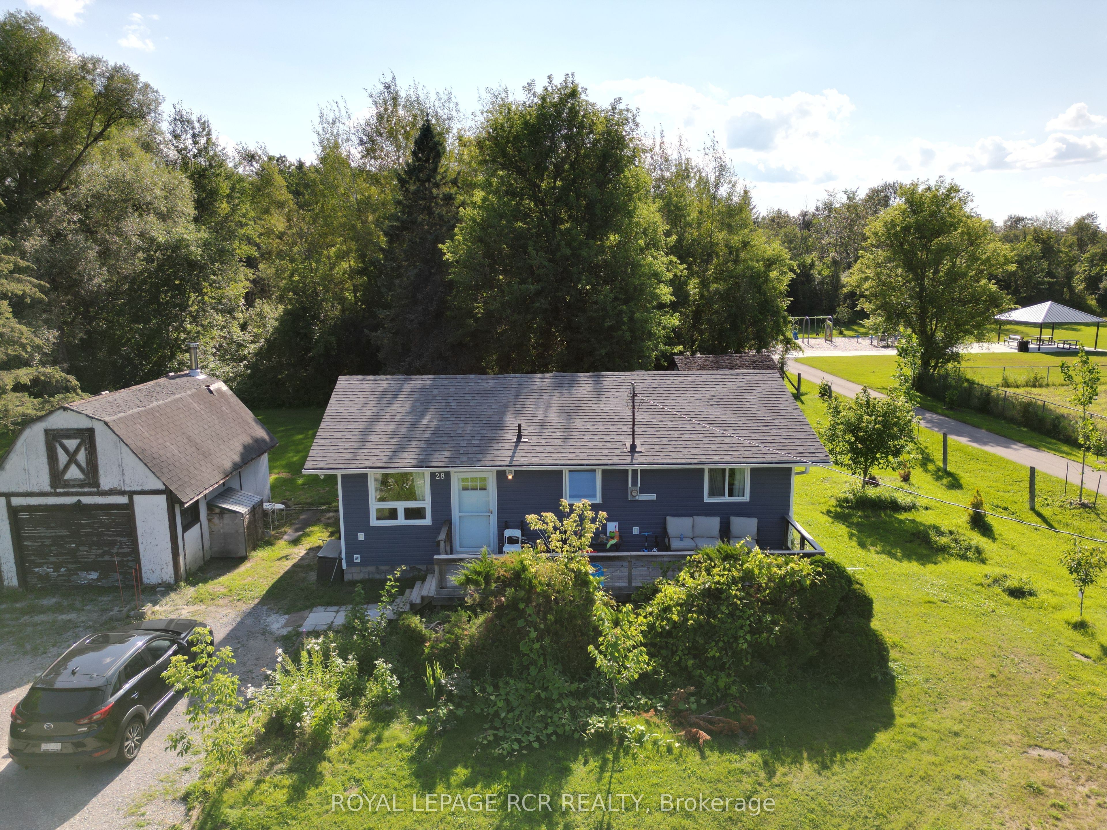28 Blake Street, East Gwillimbury, ON L0E 1R0 photo 5