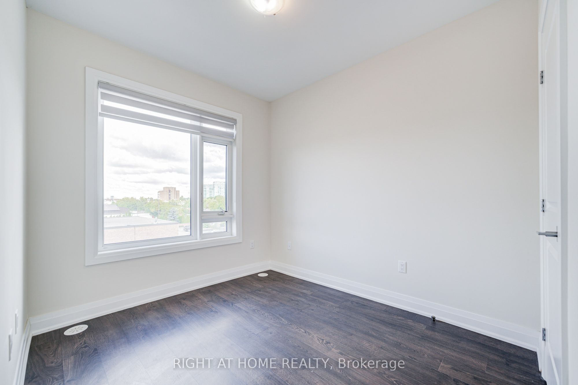 33 John Stocks Way Unit 3B, Markham, ON L3T 0G1 photo 2