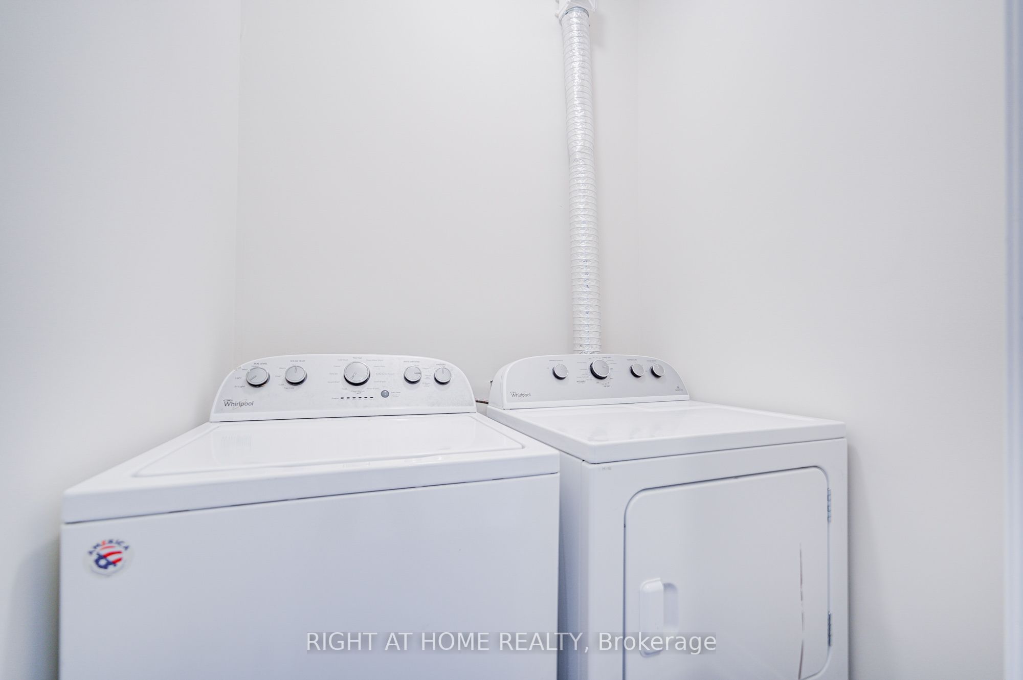 33 John Stocks Way Unit 3B, Markham, ON L3T 0G1 photo 5