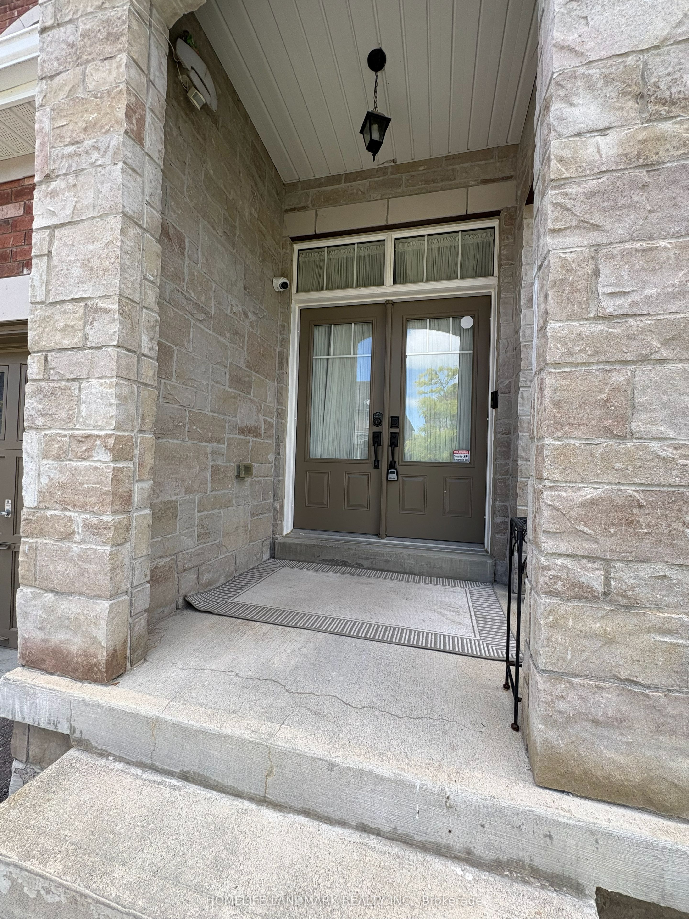 4 John Weddell Avenue, East Gwillimbury, ON L9N 0P4 photo 3