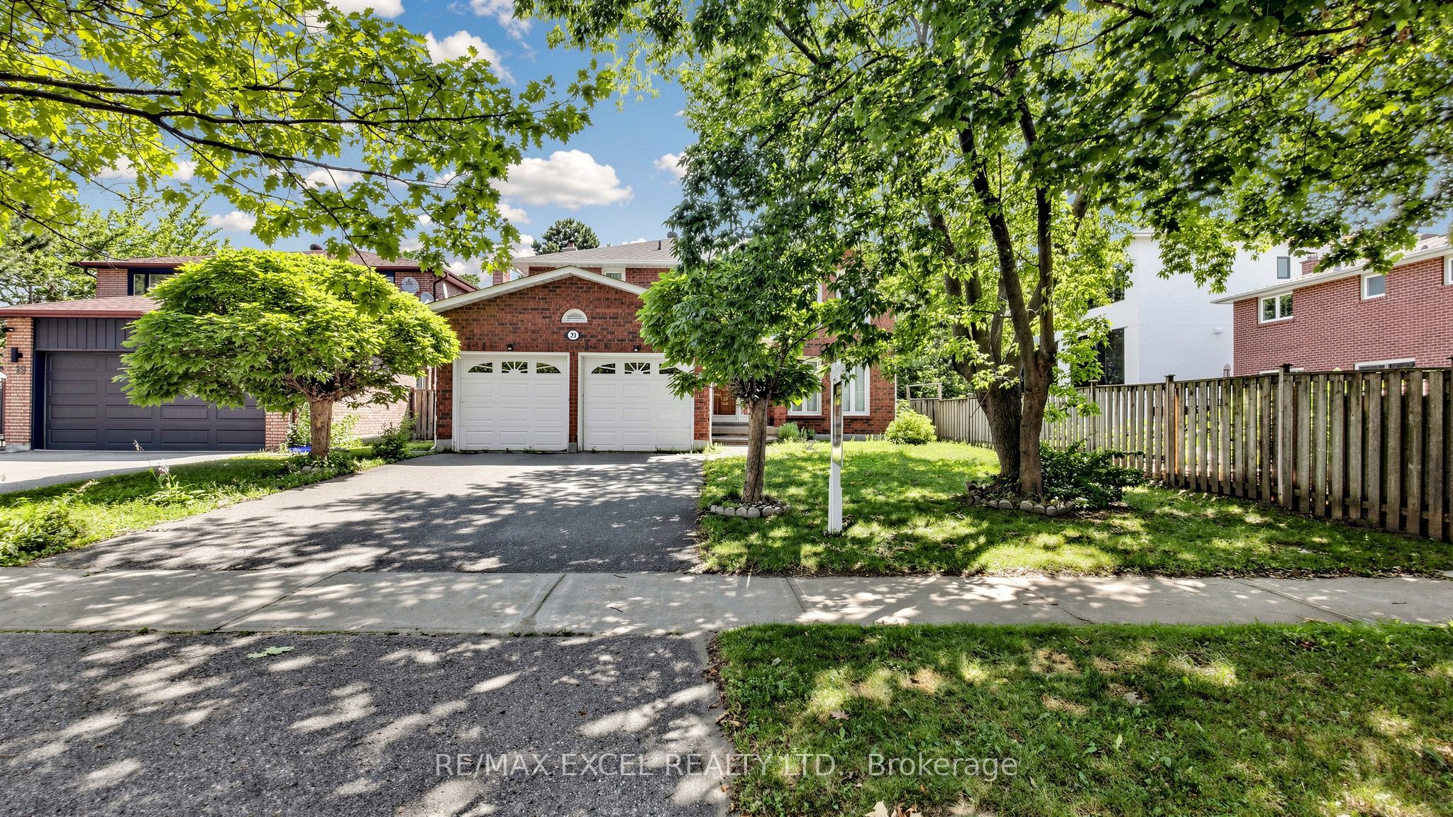 21 Mary Gapper Crescent, Richmond Hill, ON L4C 7L9