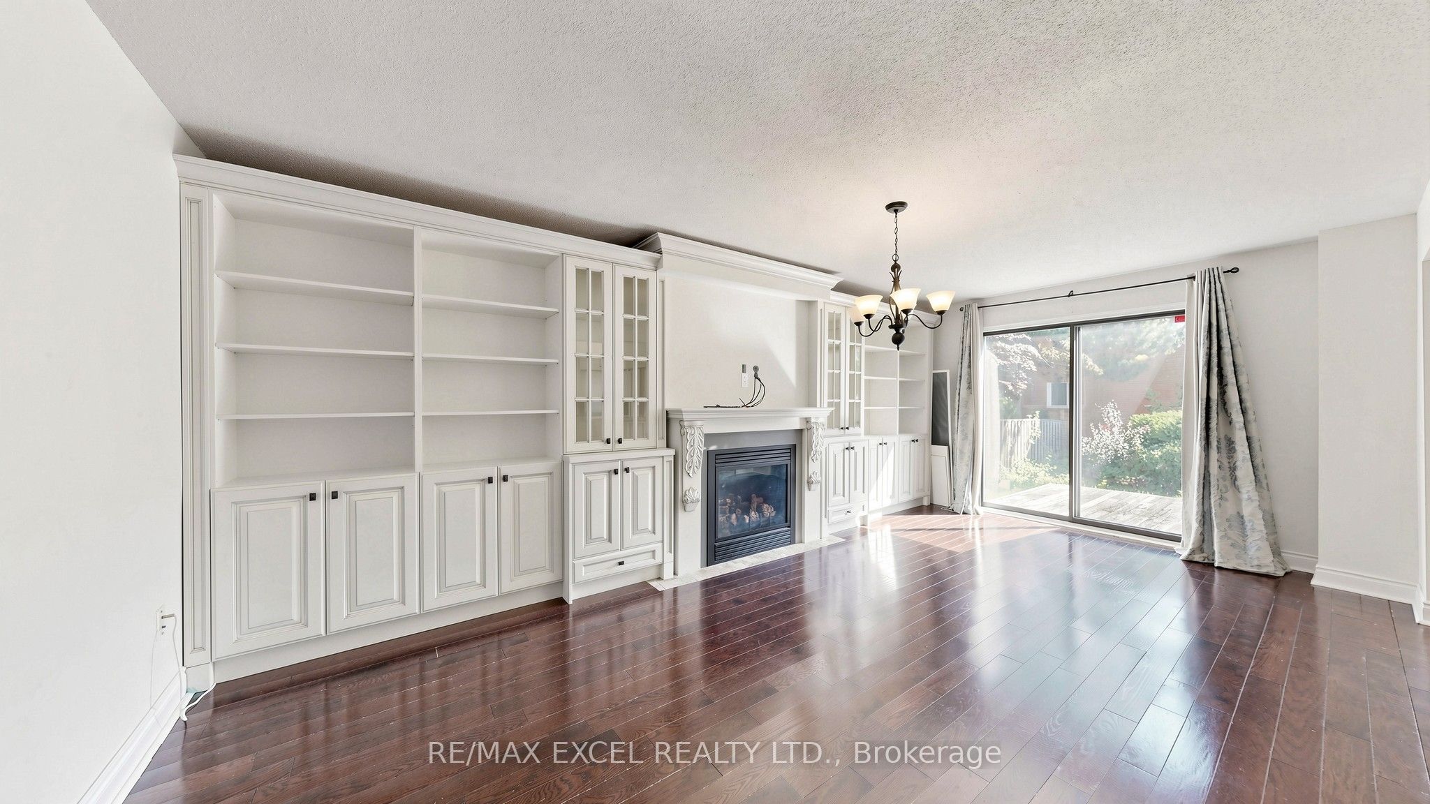 21 Mary Gapper Crescent, Richmond Hill, ON L4C 7L9 photo 4
