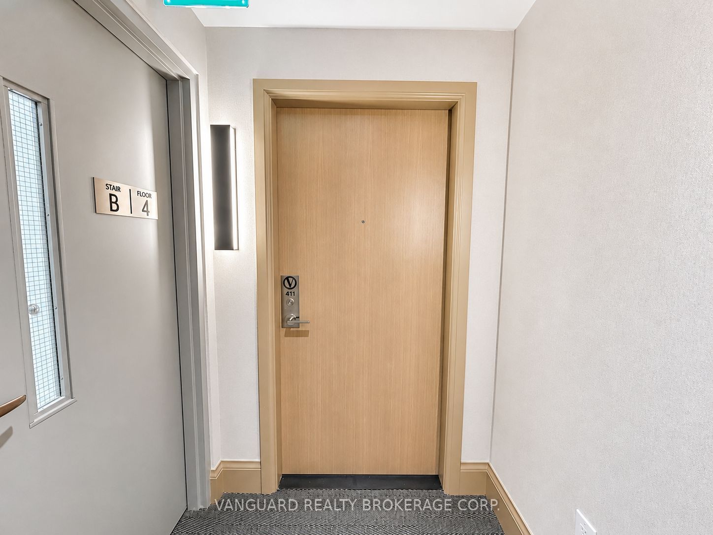 5 Meadowdale Road 411, Vaughan, ON L4K 0C7