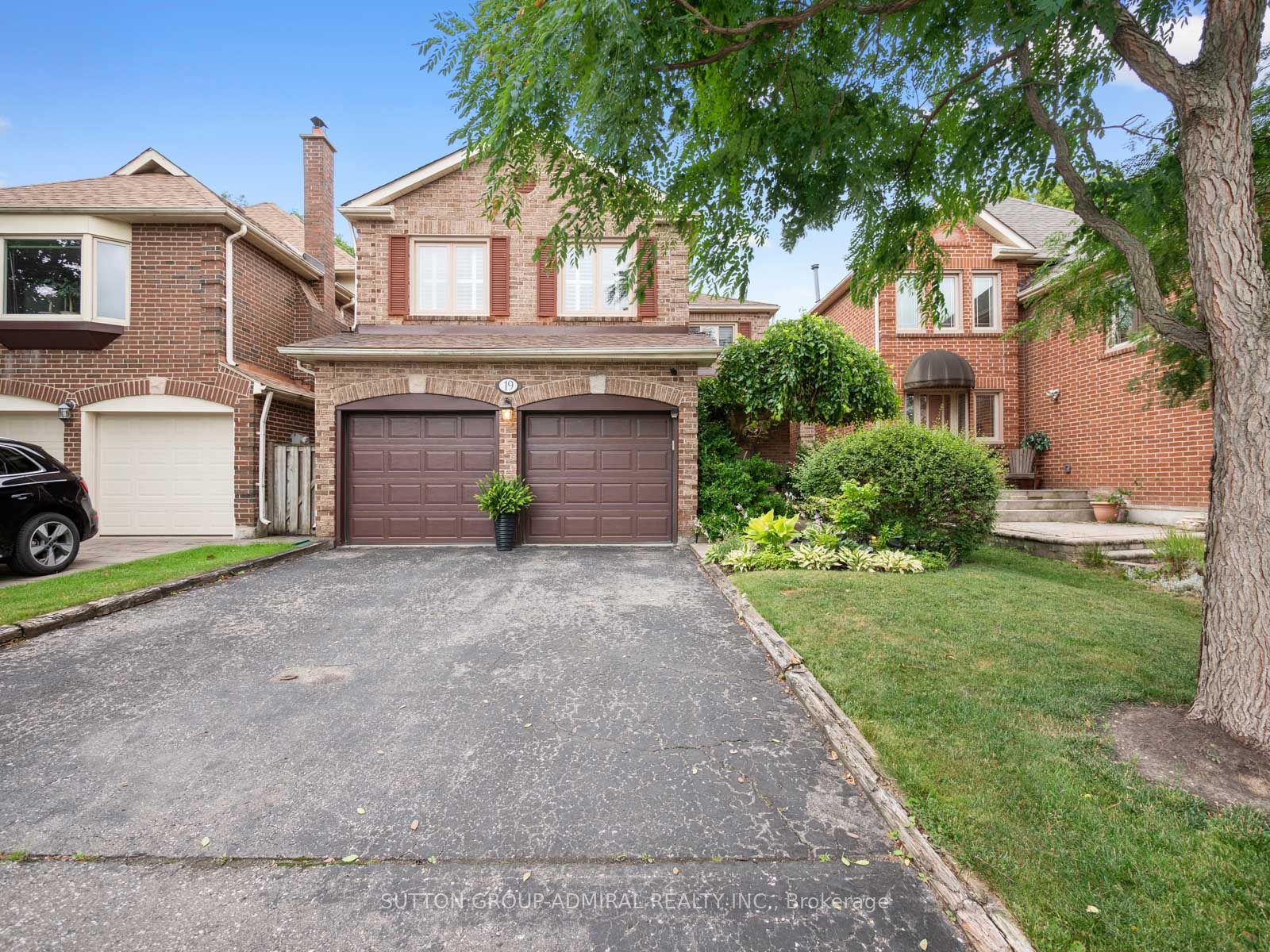 19 Jessica Gardens, Vaughan, ON L4J 3G1