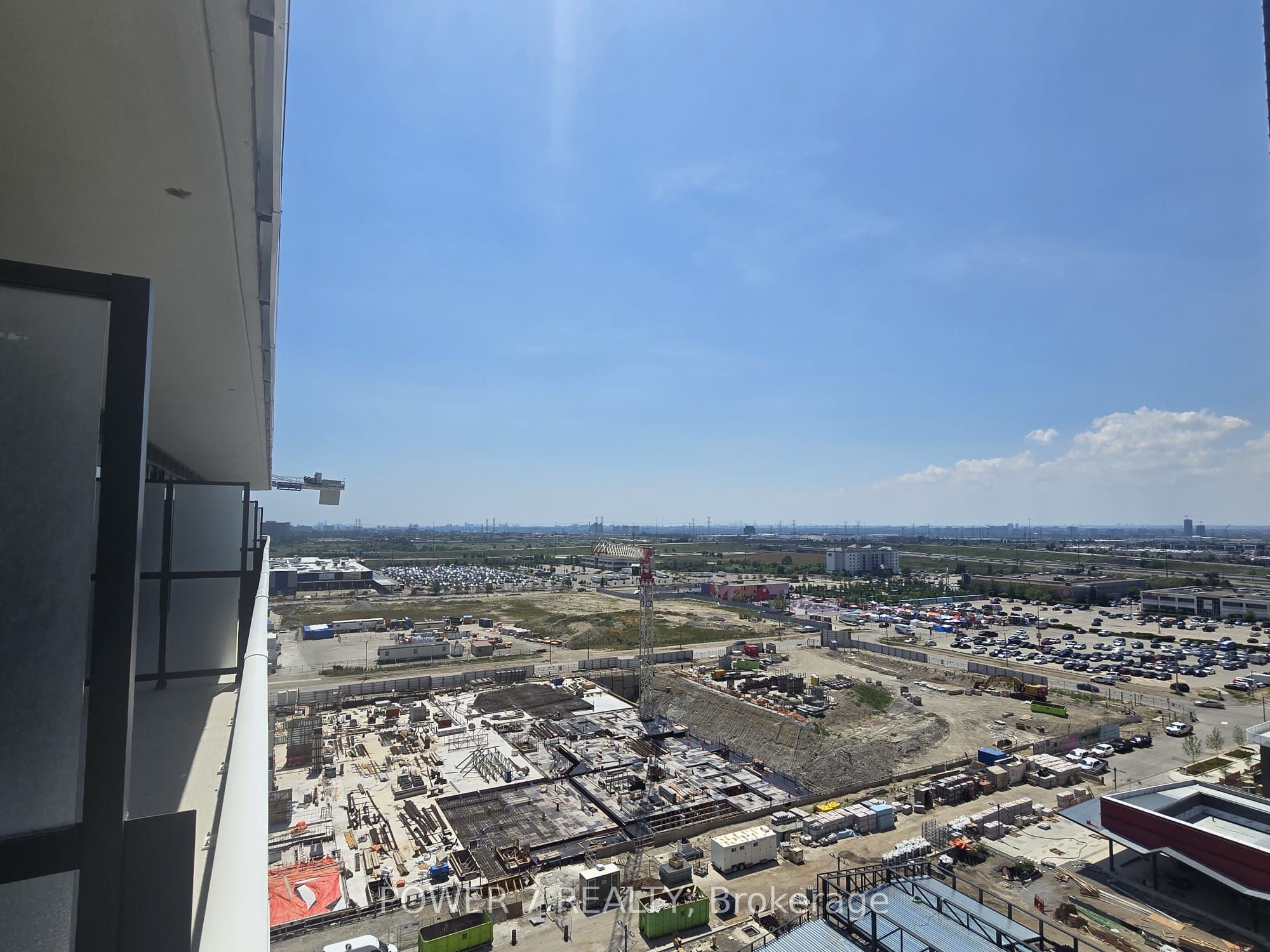 28 Interchange Way 1503, Vaughan, ON L4K 0P8 photo 4