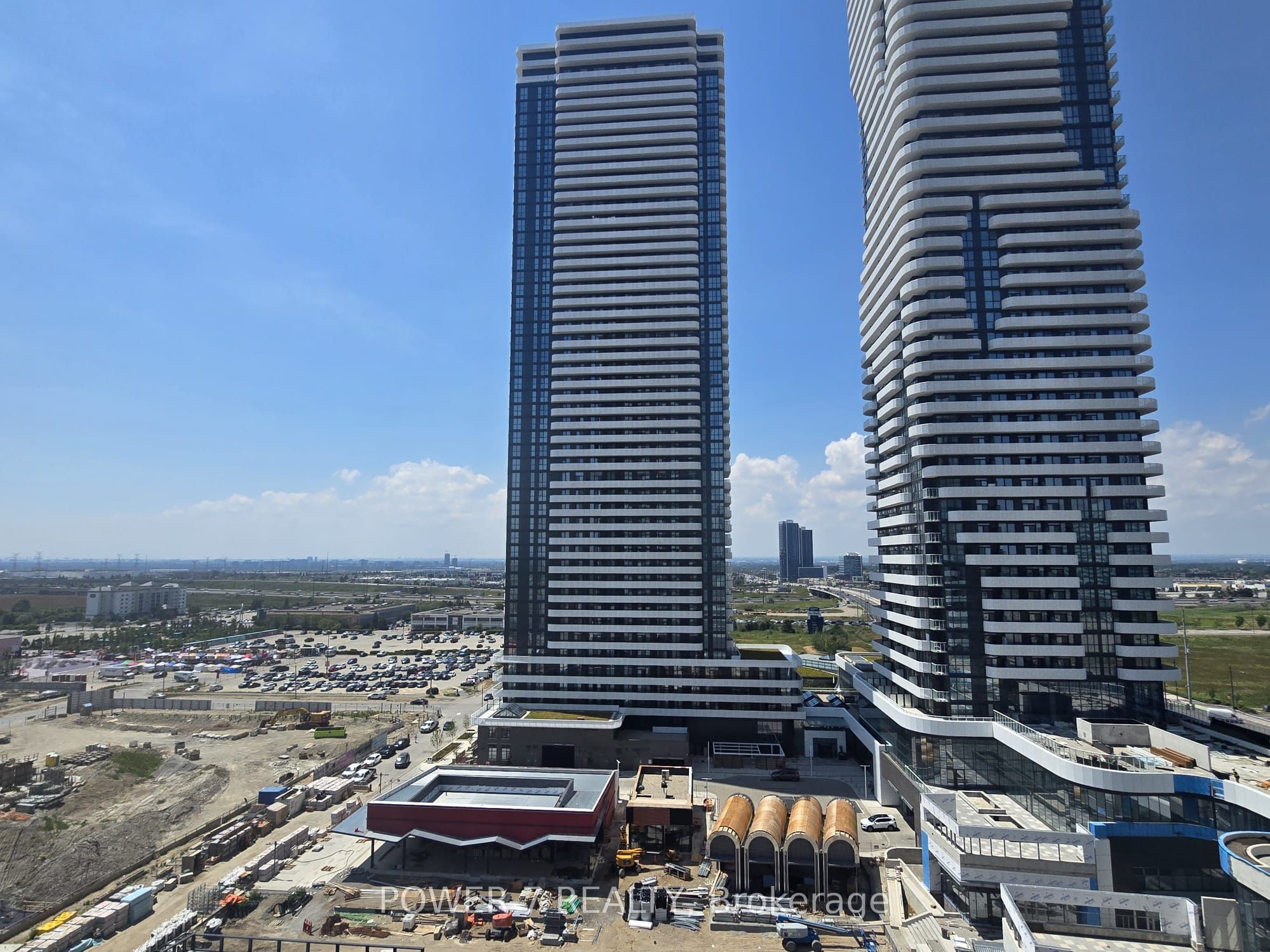 28 Interchange Way 1503, Vaughan, ON L4K 0P8 photo 5