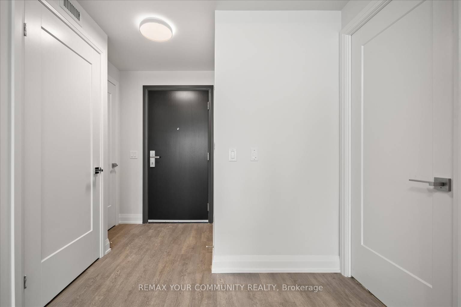 8 Water Walk Drive 3703, Markham, ON L3R 6L4