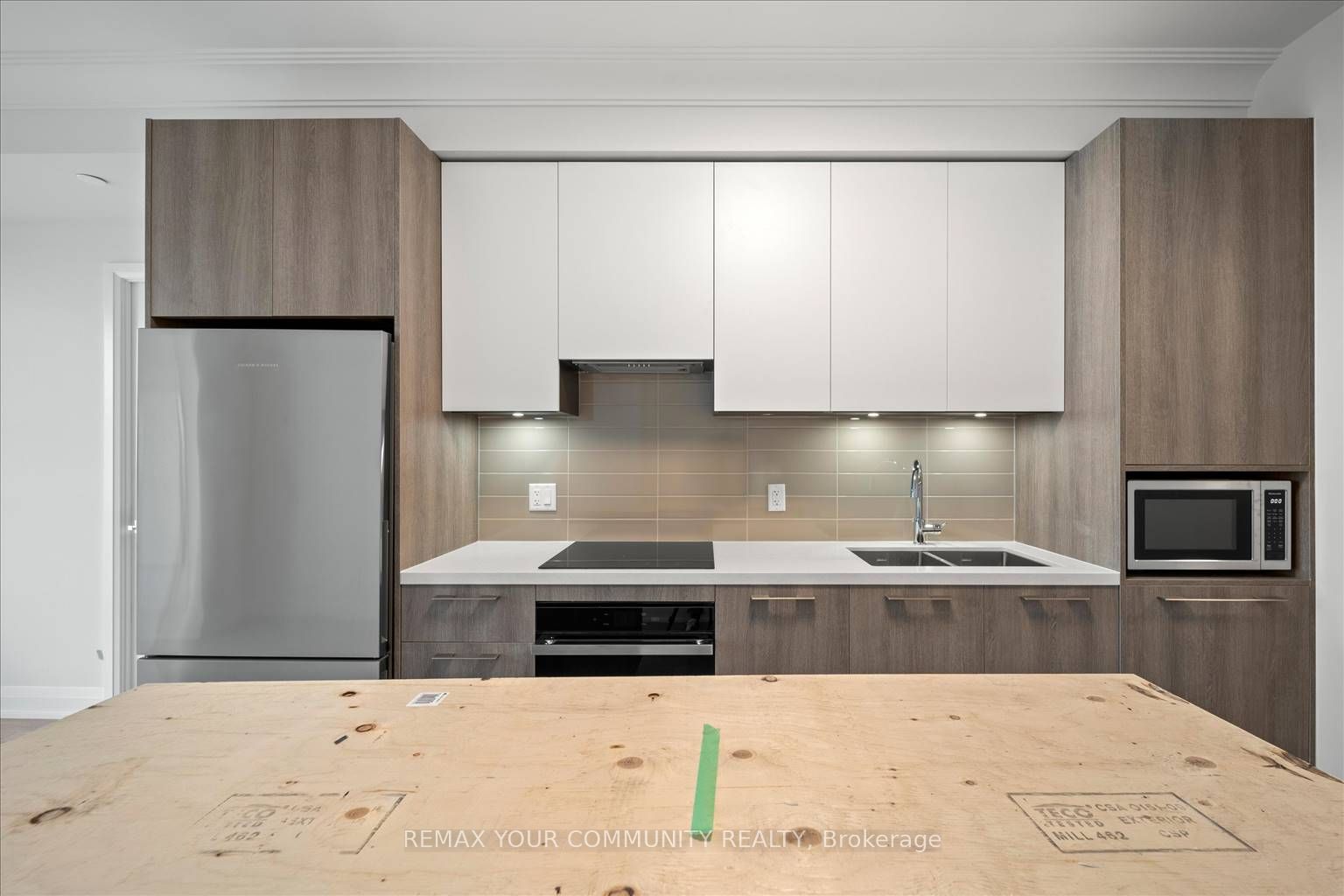 8 Water Walk Drive 3703, Markham, ON L3R 6L4 photo 4