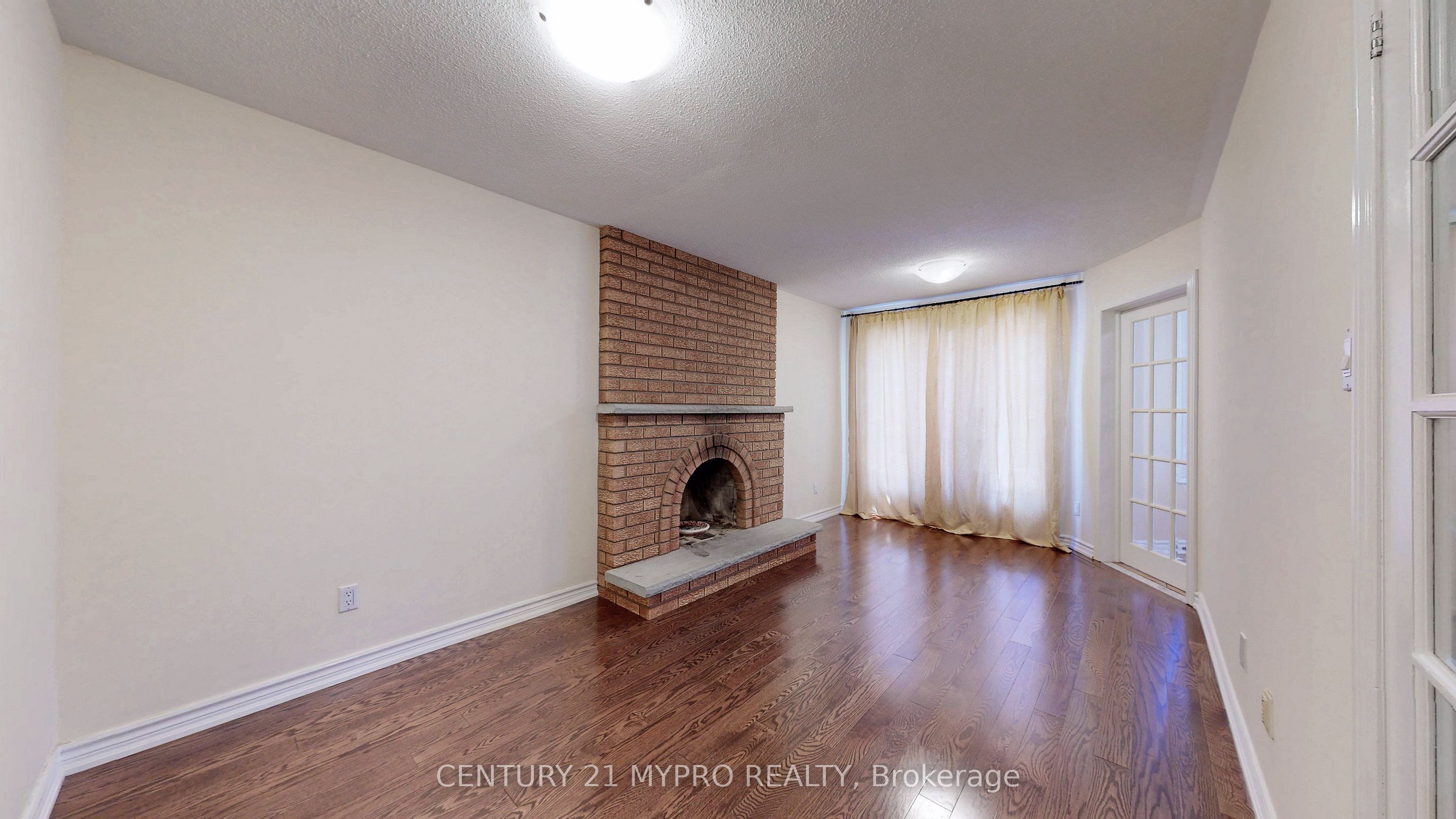 1 Brookwood Drive, Richmond Hill, ON L4S 1E8 photo 4
