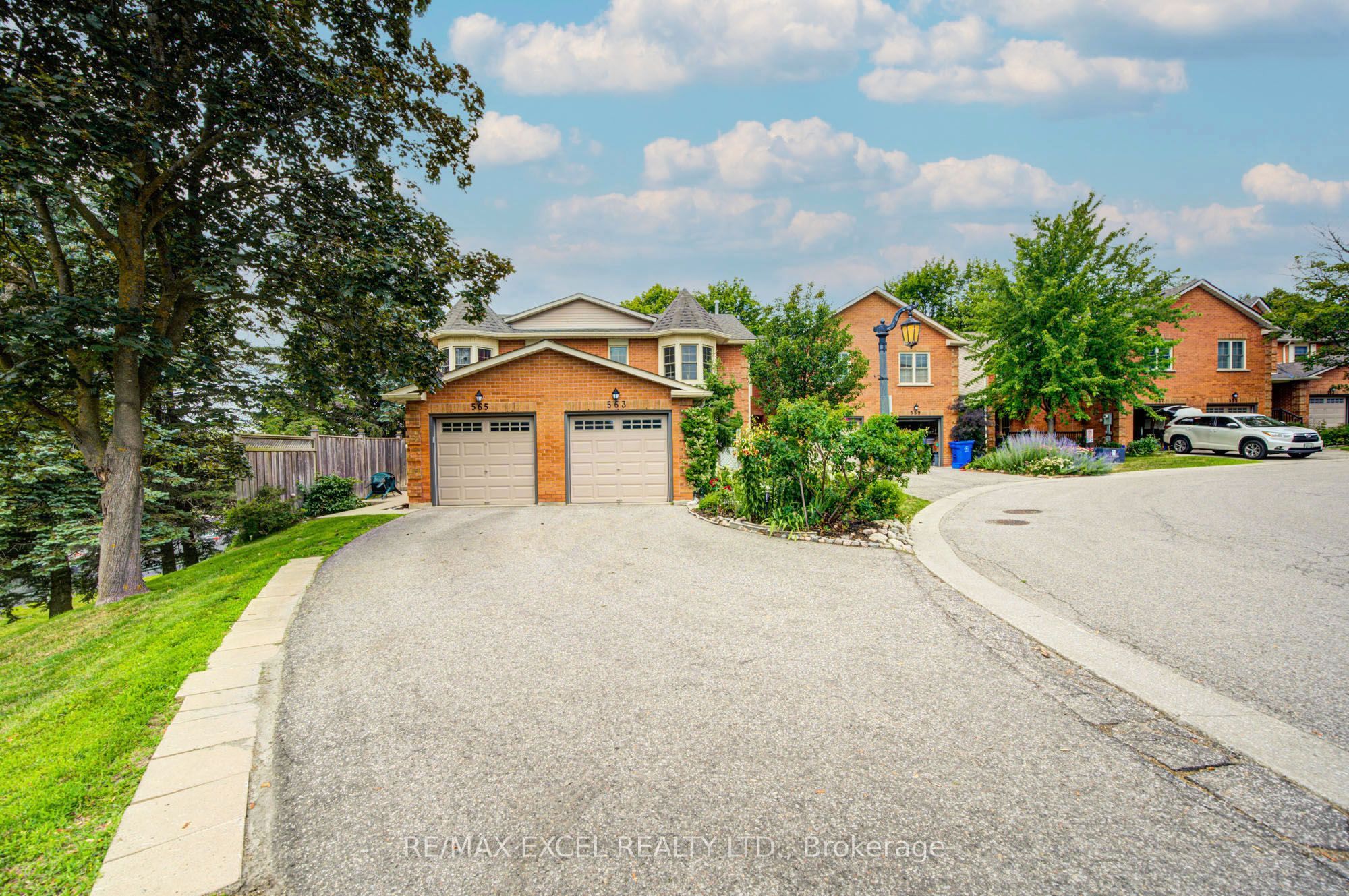 563 Tara Hill Circle, Aurora, ON L4G 6G9 photo 2