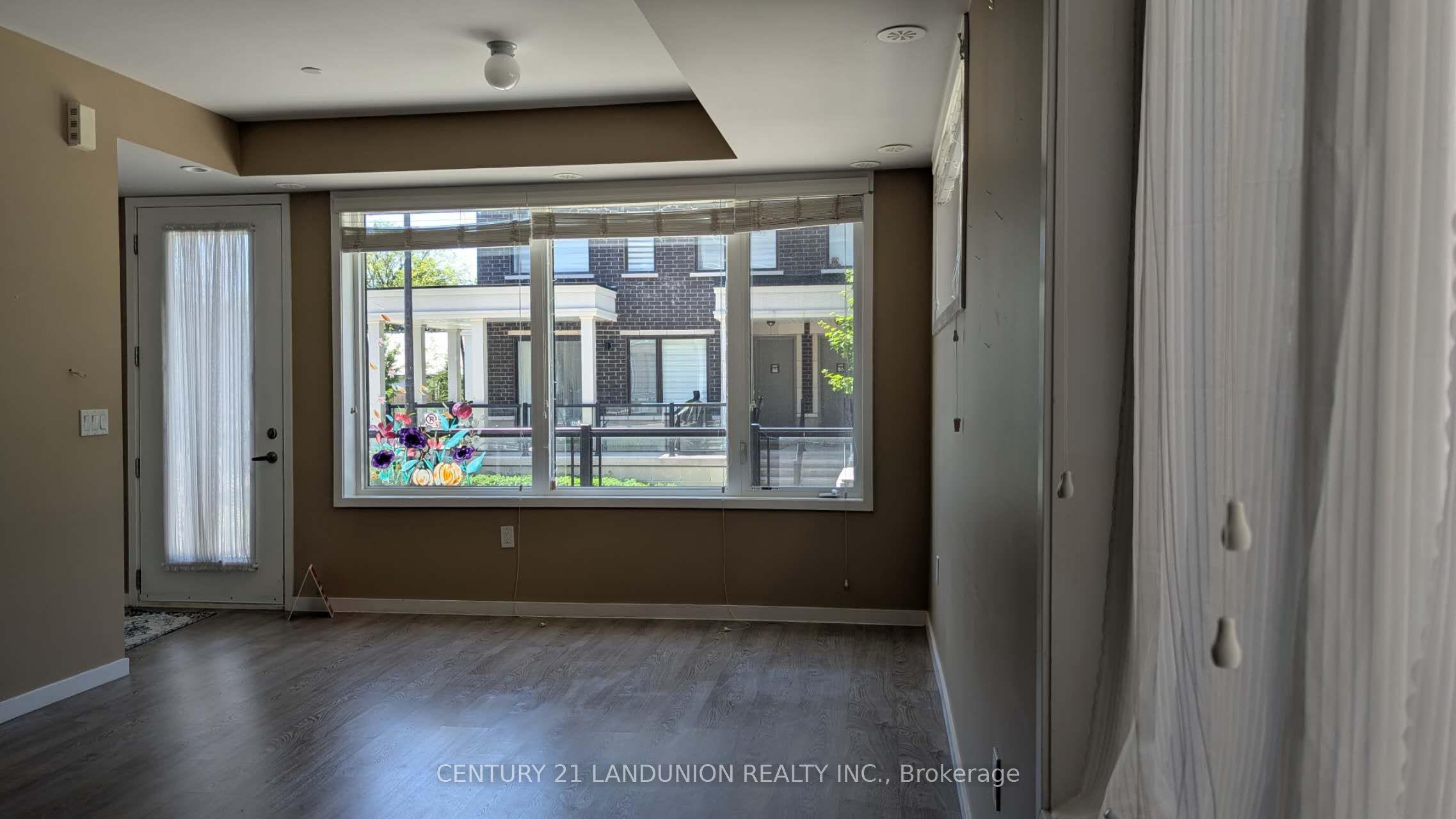 600 Alex Gardner Circle 107, Aurora, ON L4G 3G5 photo 3