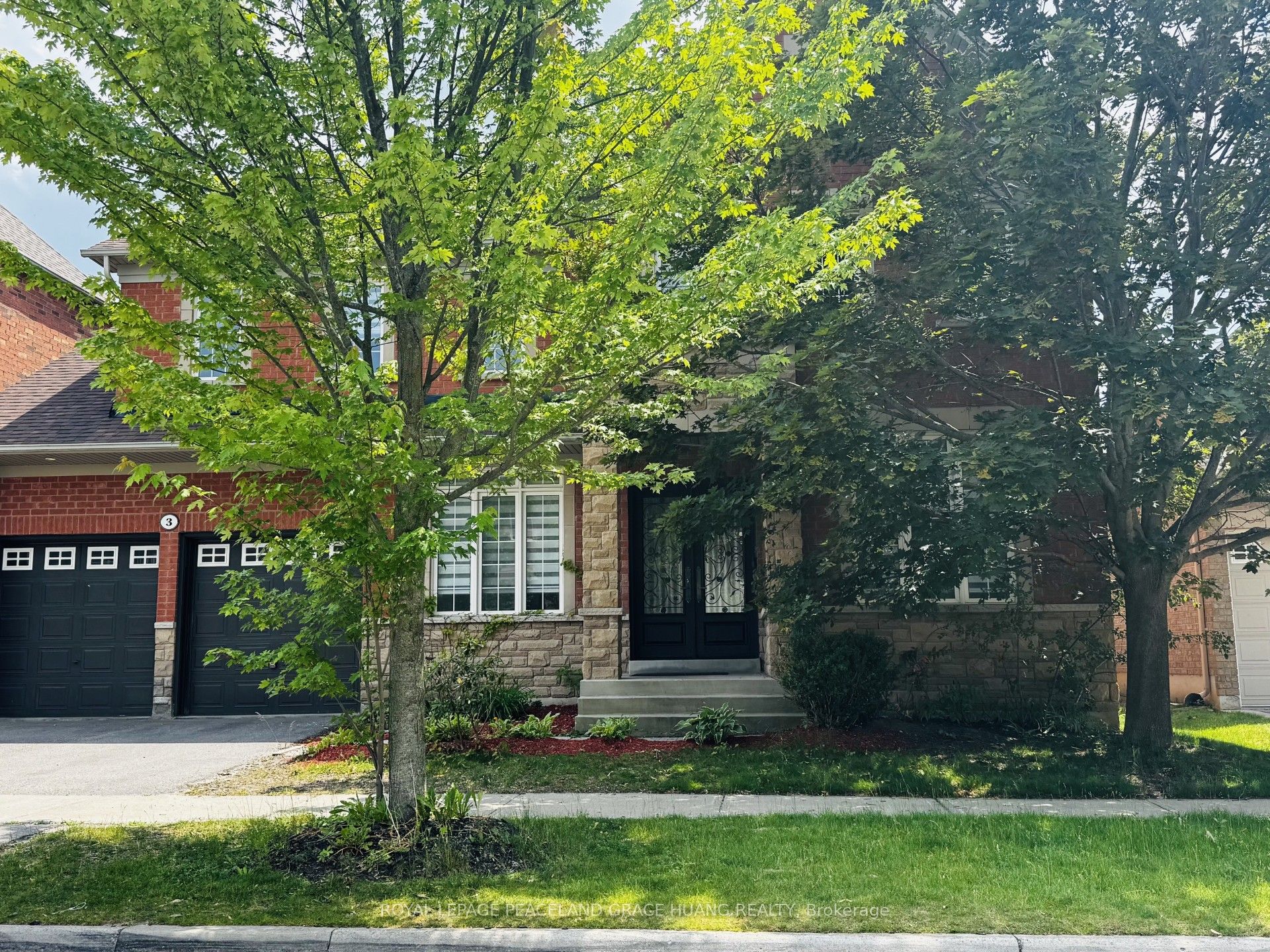 3 Tarmack Drive, Richmond Hill, ON L4E 0E6 photo 2