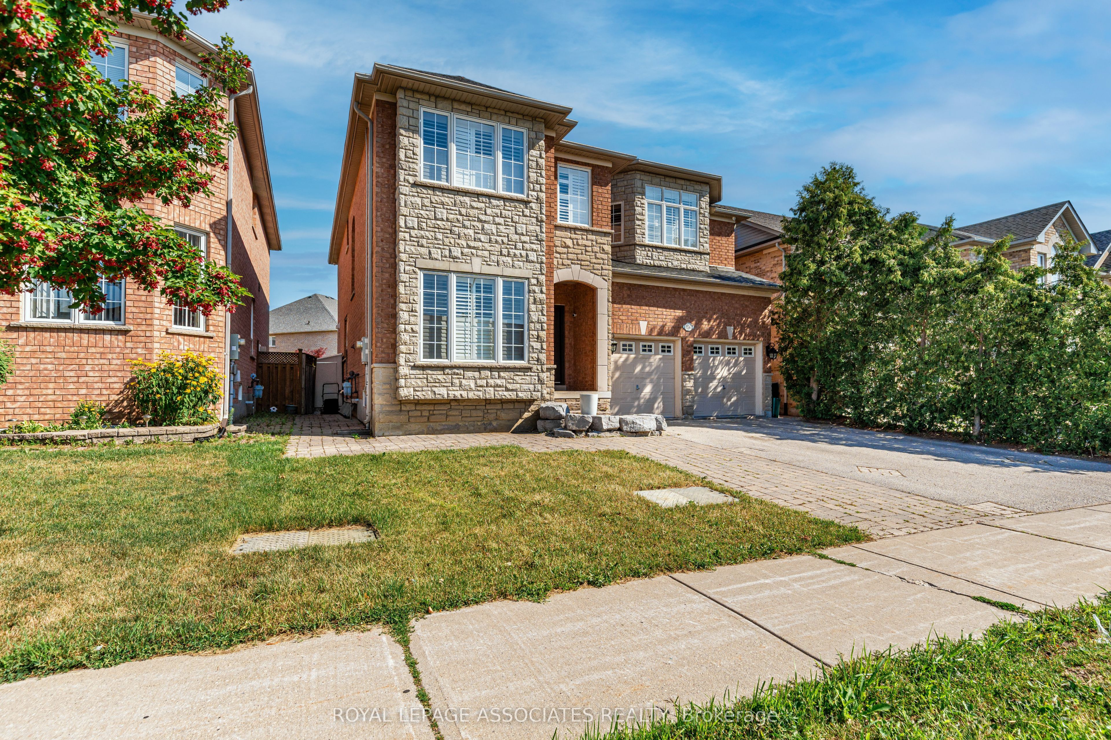 156 Maria Antonia Road, Vaughan, ON L4H 2S8 photo 3