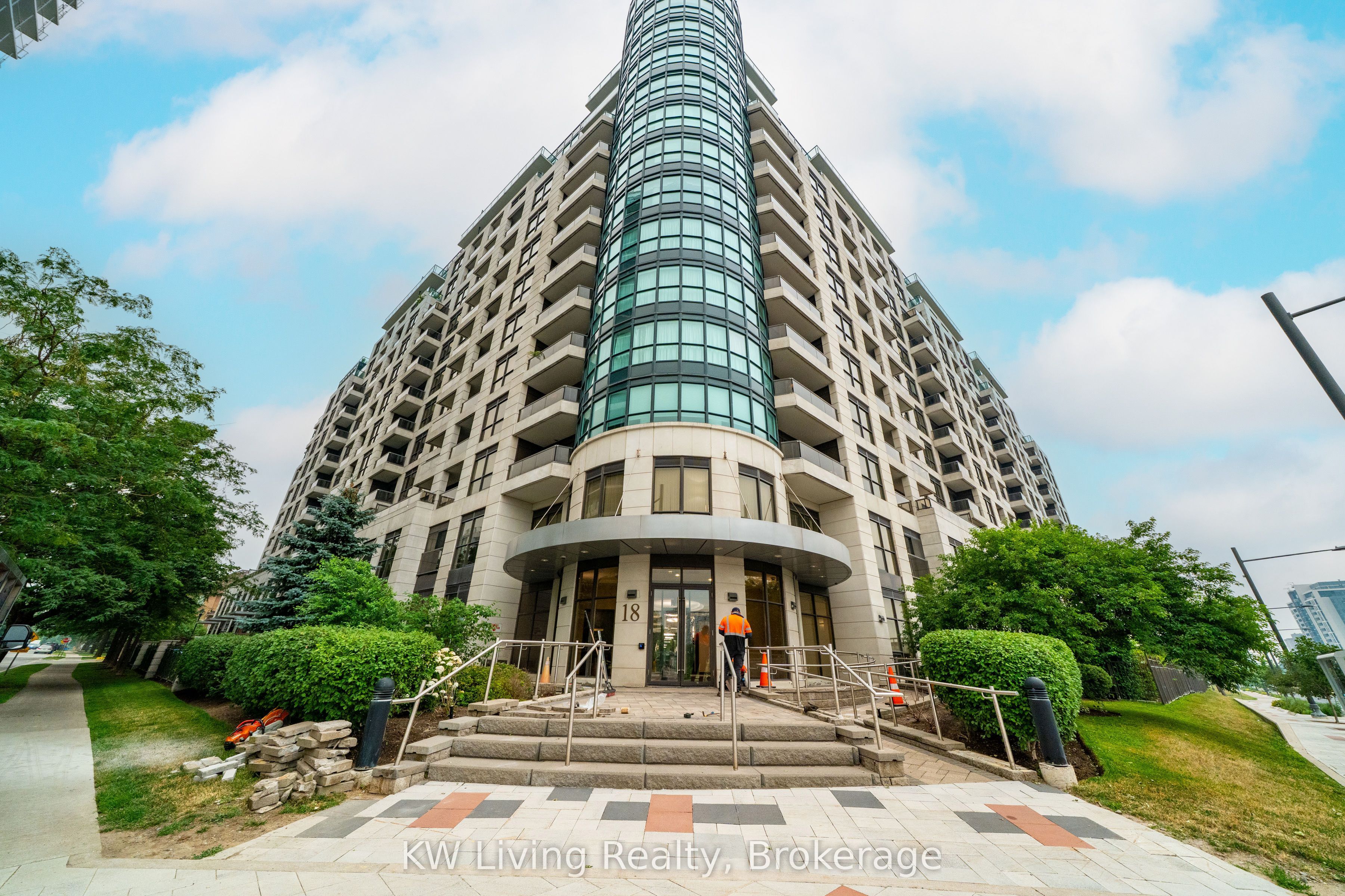 18 HARDING Boulevard 905, Richmond Hill, ON L4C 0T3 photo 3