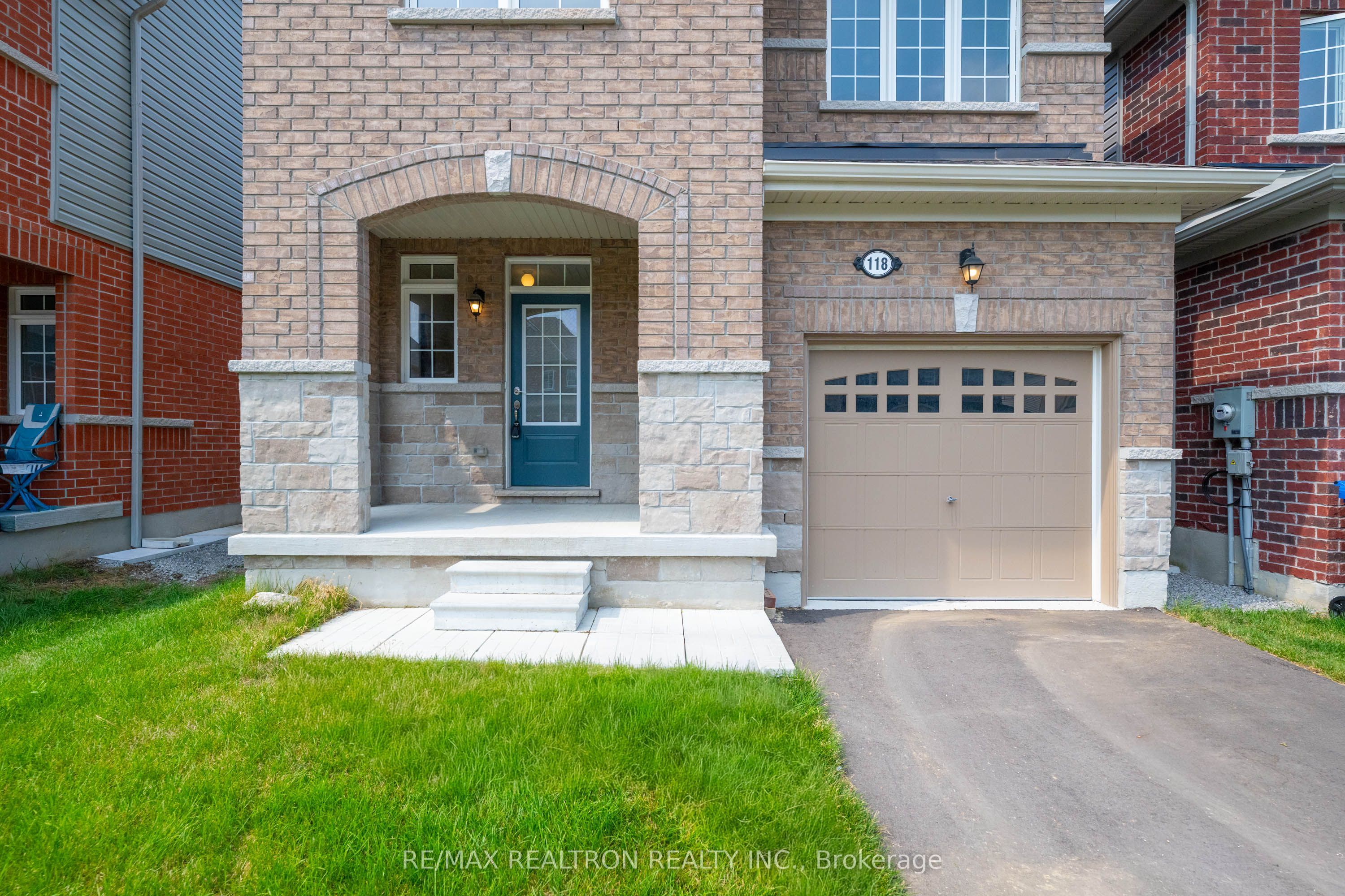 118 Cliff Thompson Court, Georgina, ON L0E 1R0 photo 3