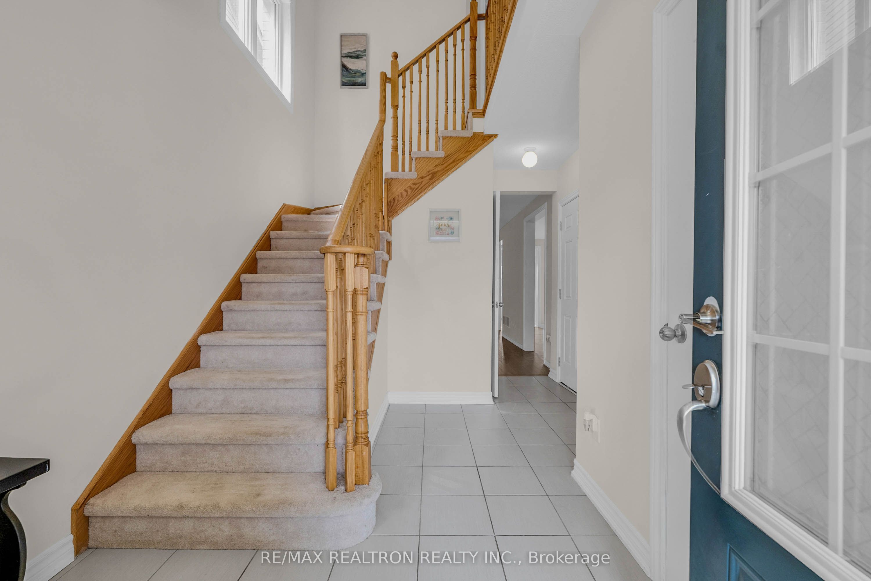 118 Cliff Thompson Court, Georgina, ON L0E 1R0 photo 4