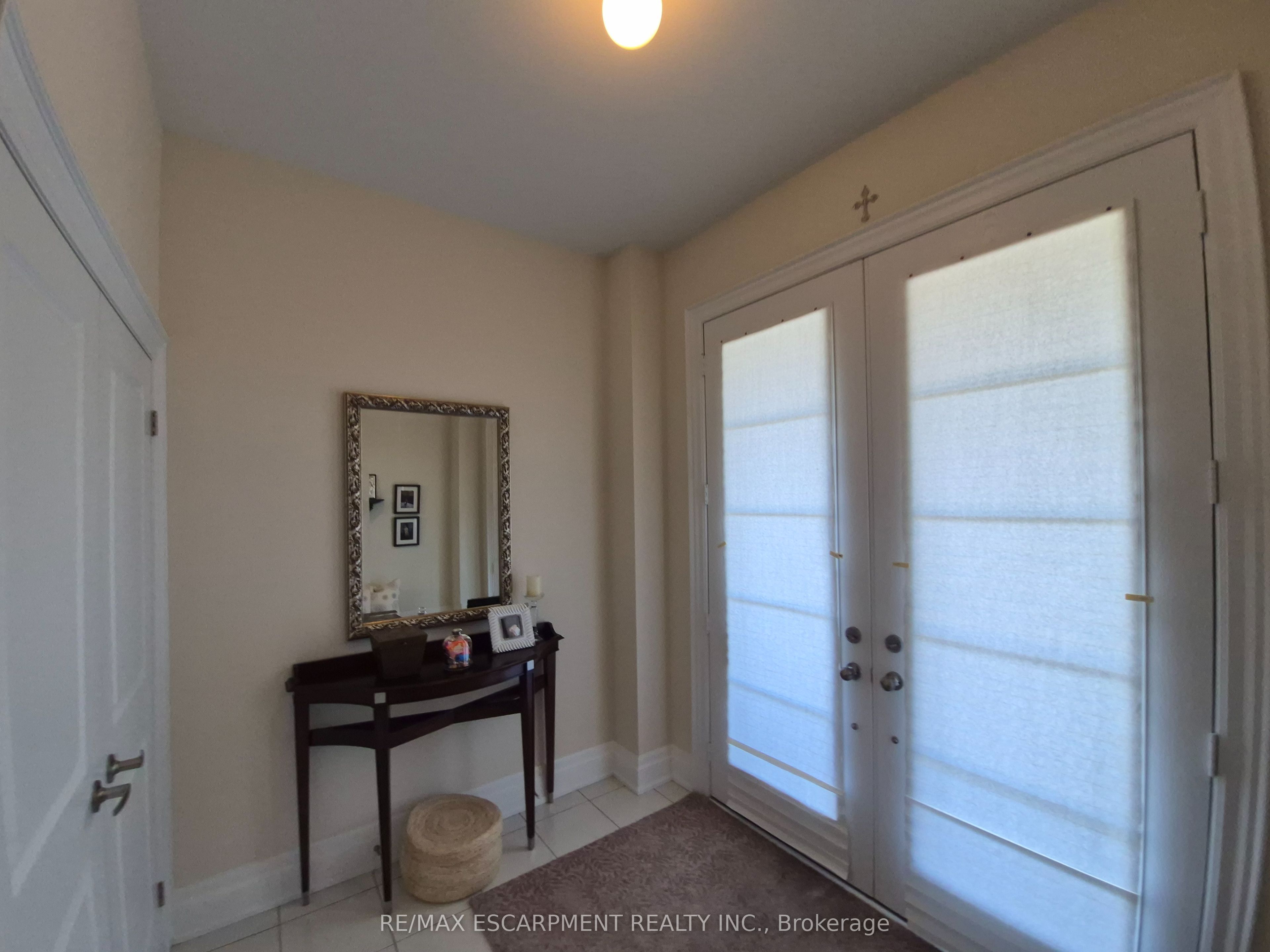610 Sweetwater Crescent, Newmarket, ON L3X 0H5 photo 3