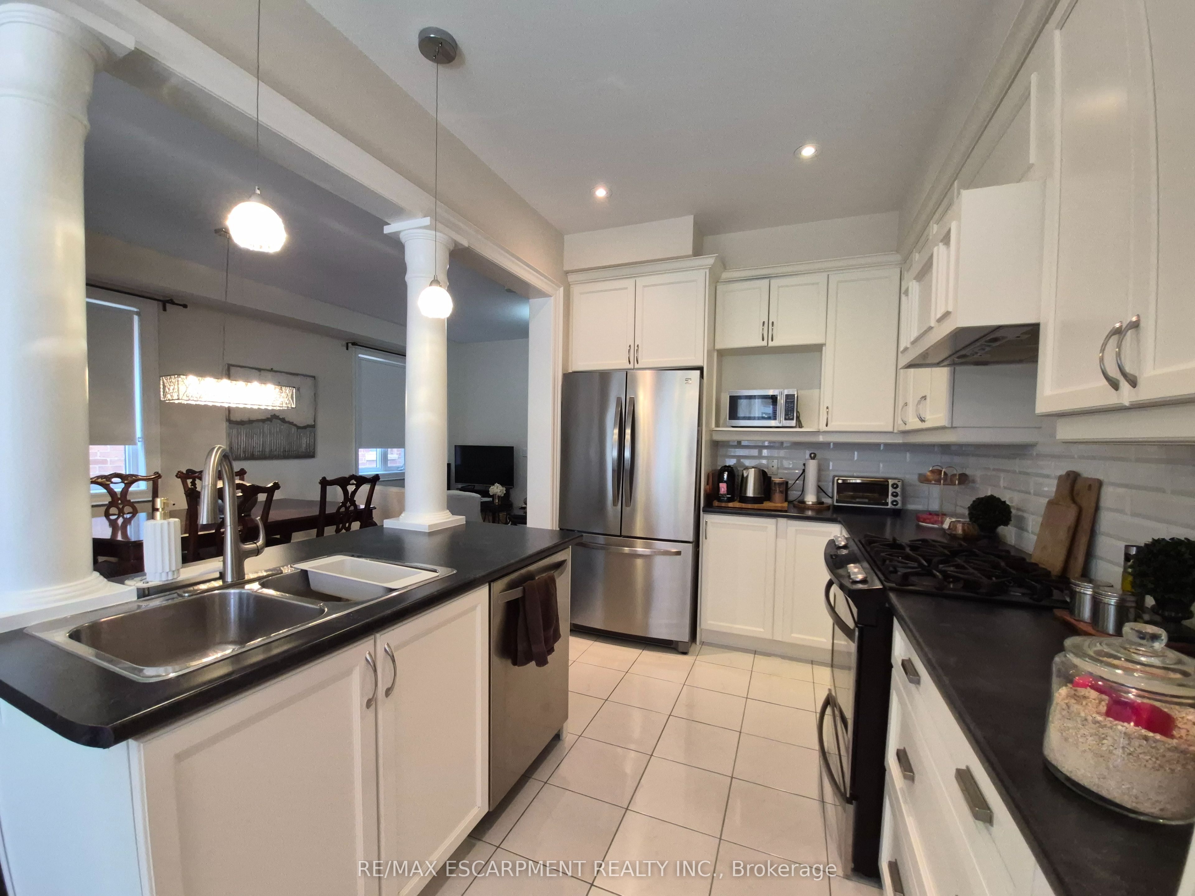 610 Sweetwater Crescent, Newmarket, ON L3X 0H5 photo 5