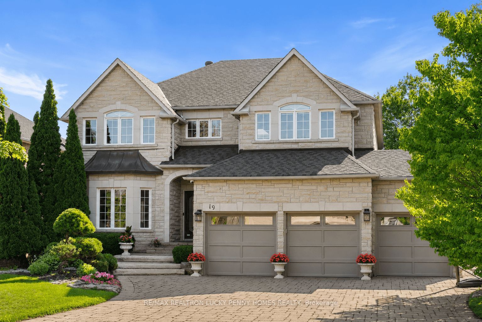 19 Mumberson Court, Markham, ON L6C 1Y4 photo 3
