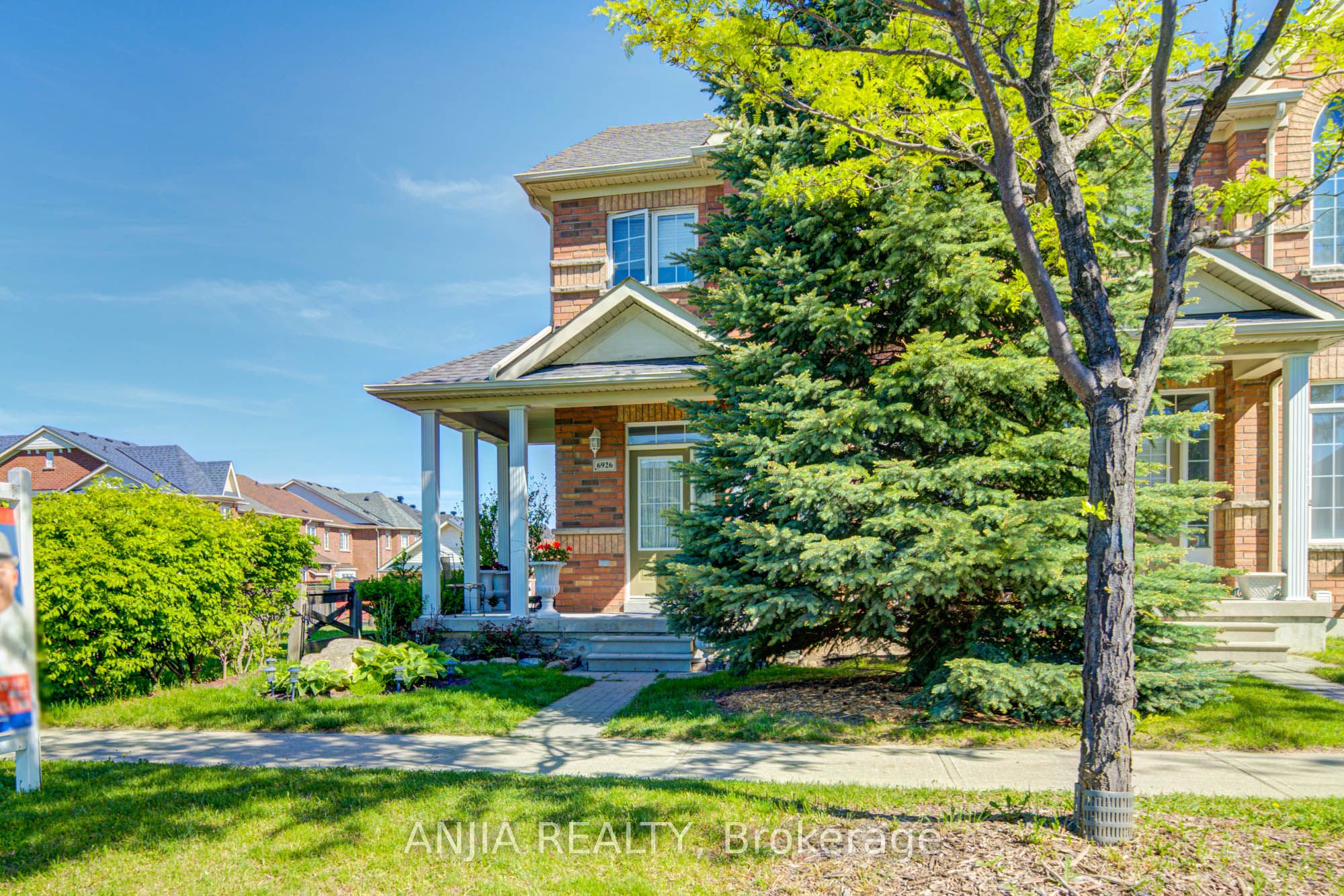 6926 14th Avenue, Markham, ON L6B 0G6 photo 2