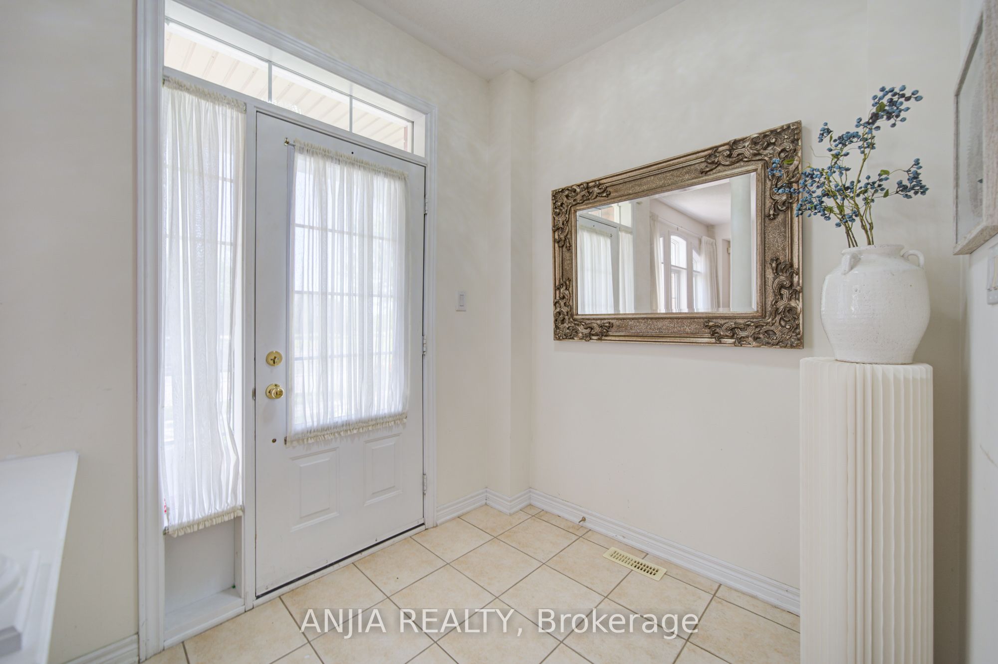 6926 14th Avenue, Markham, ON L6B 0G6 photo 4
