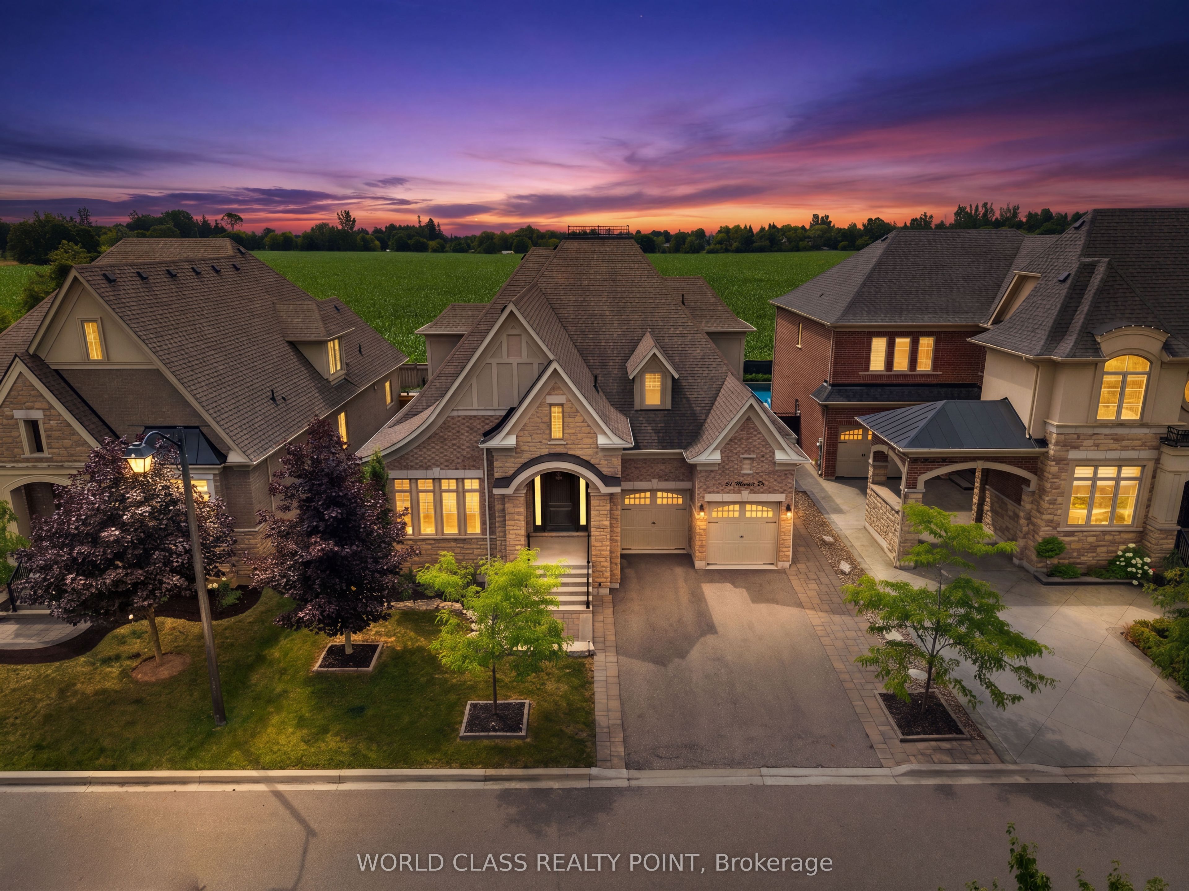 31 Munsie Drive, King, ON L7B 0N8
