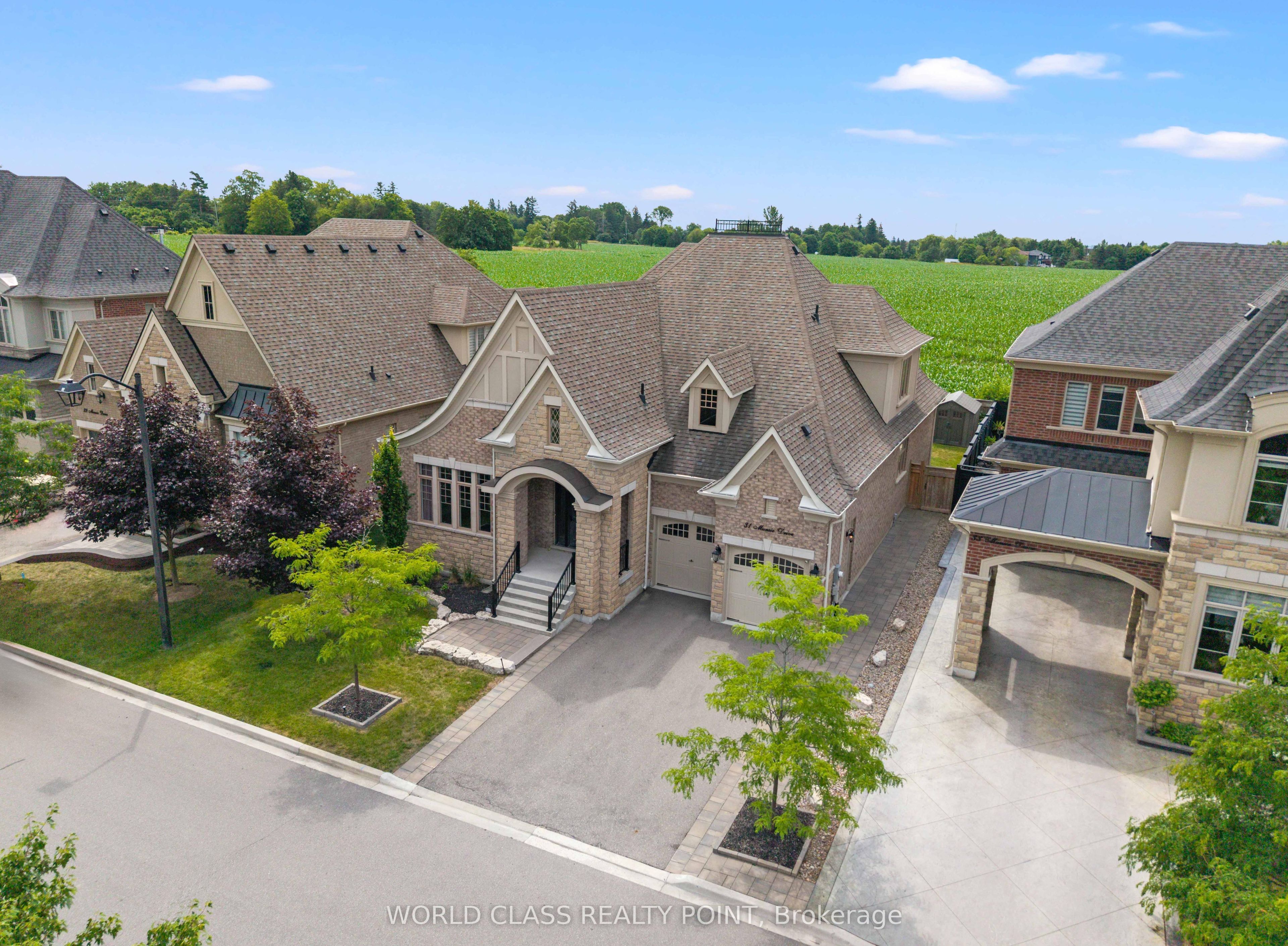 31 Munsie Drive, King, ON L7B 0N8 photo 4