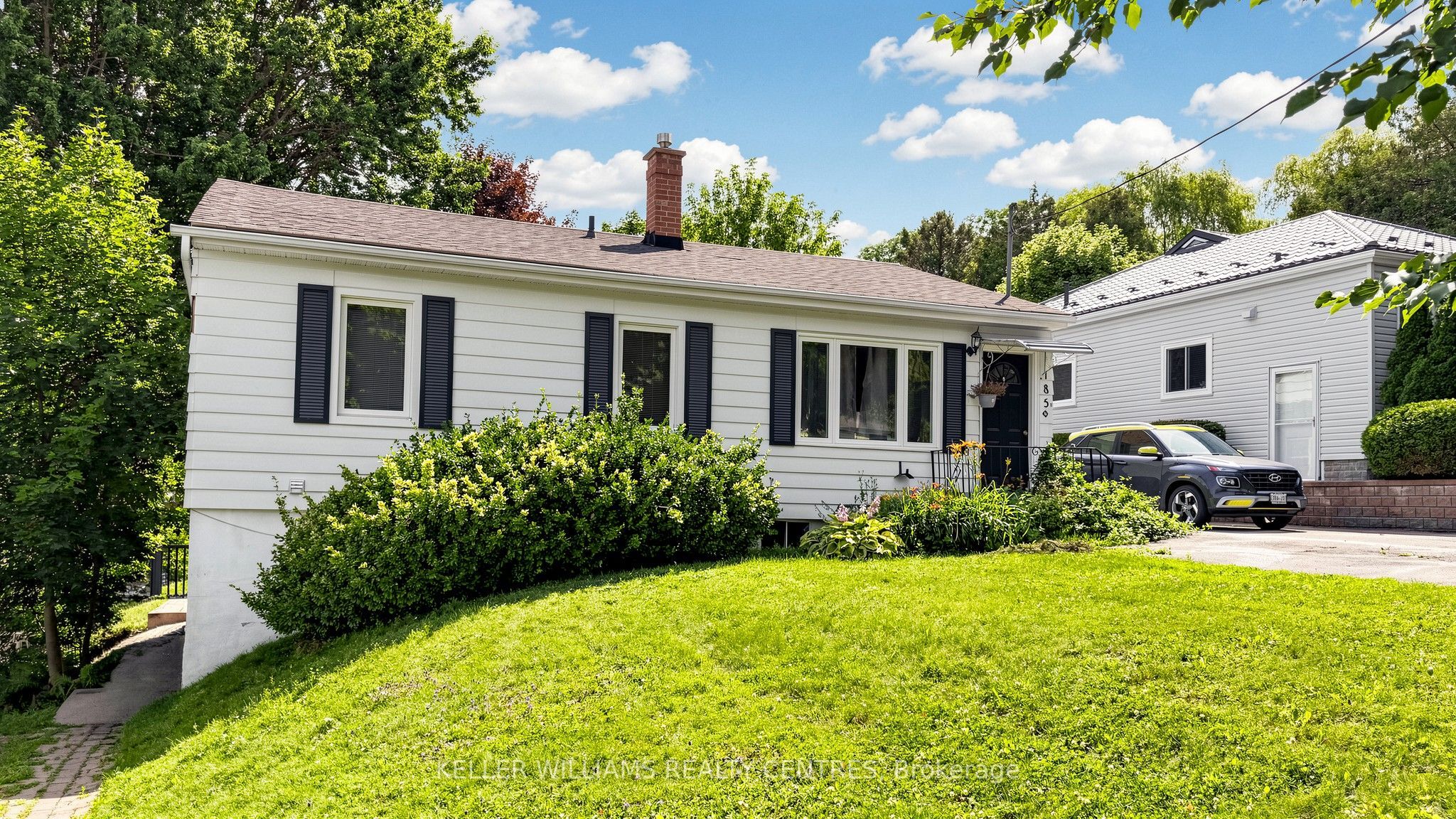 185 Newton Street Lower, Newmarket, ON L3Y 3K6 photo 3