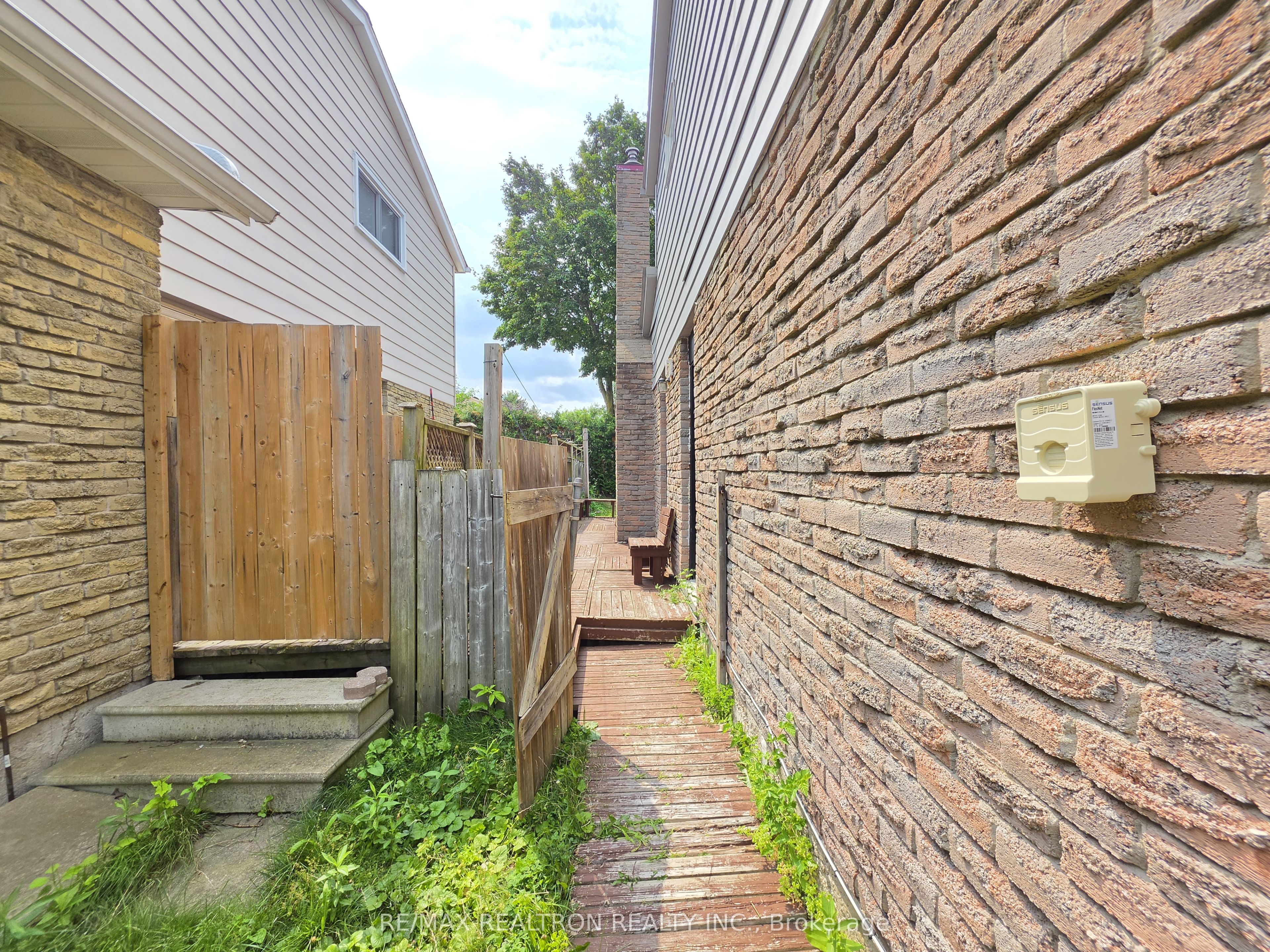 72 Ashton Road BSMT, Newmarket, ON L3Y 5R5 photo 2