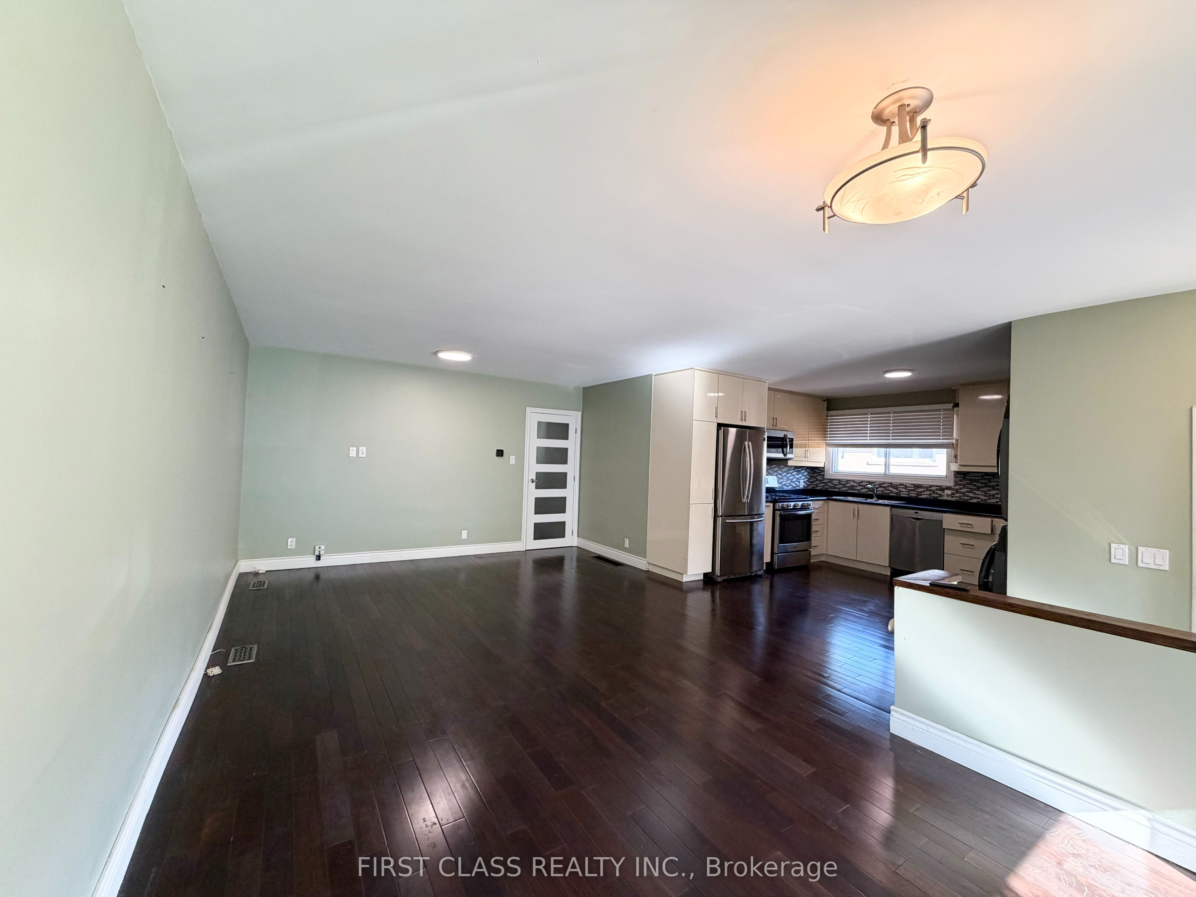 243 Blue Grass Boulevard Main, Richmond Hill, ON L4C 3H1 photo 4